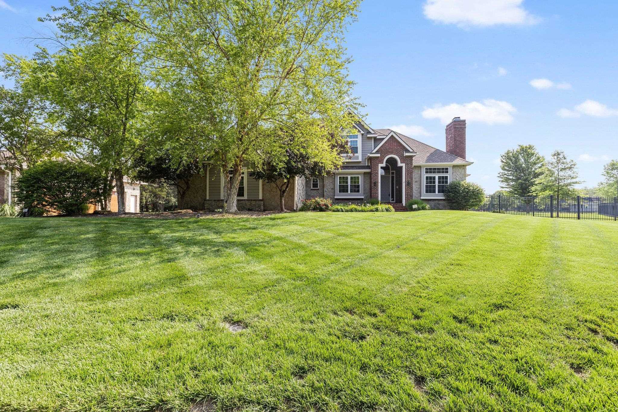 Photo of 2 N Sandalwood St in Wichita, KS