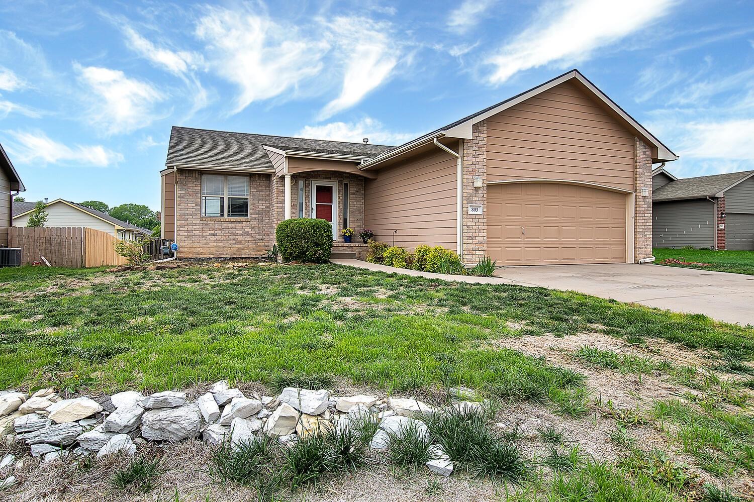 Photo of 803 Cherrywood Ct in Andover, KS