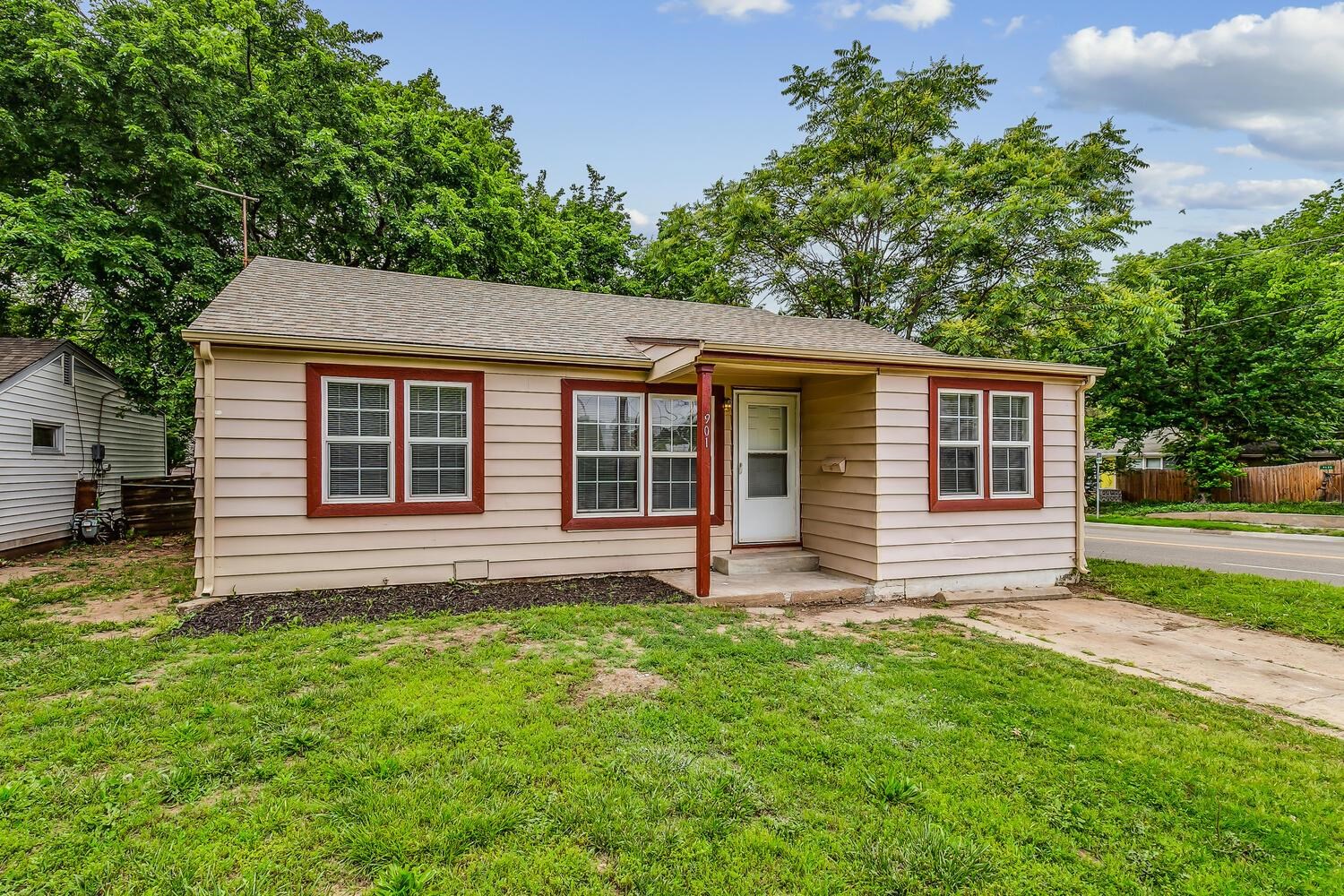 Photo of 901 S Vassar St in Wichita, KS