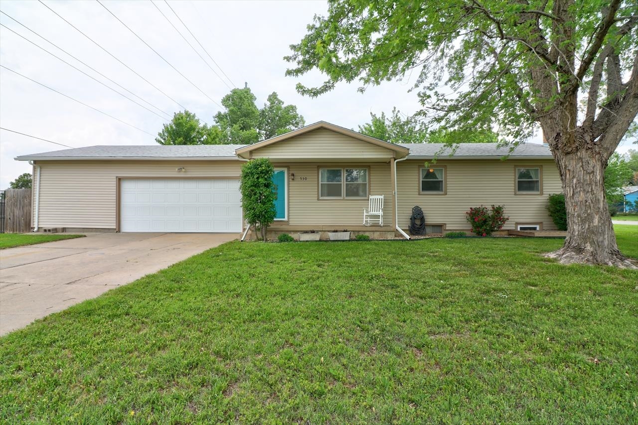 Photo of 530 Meadowbrook Dr in Newton, KS