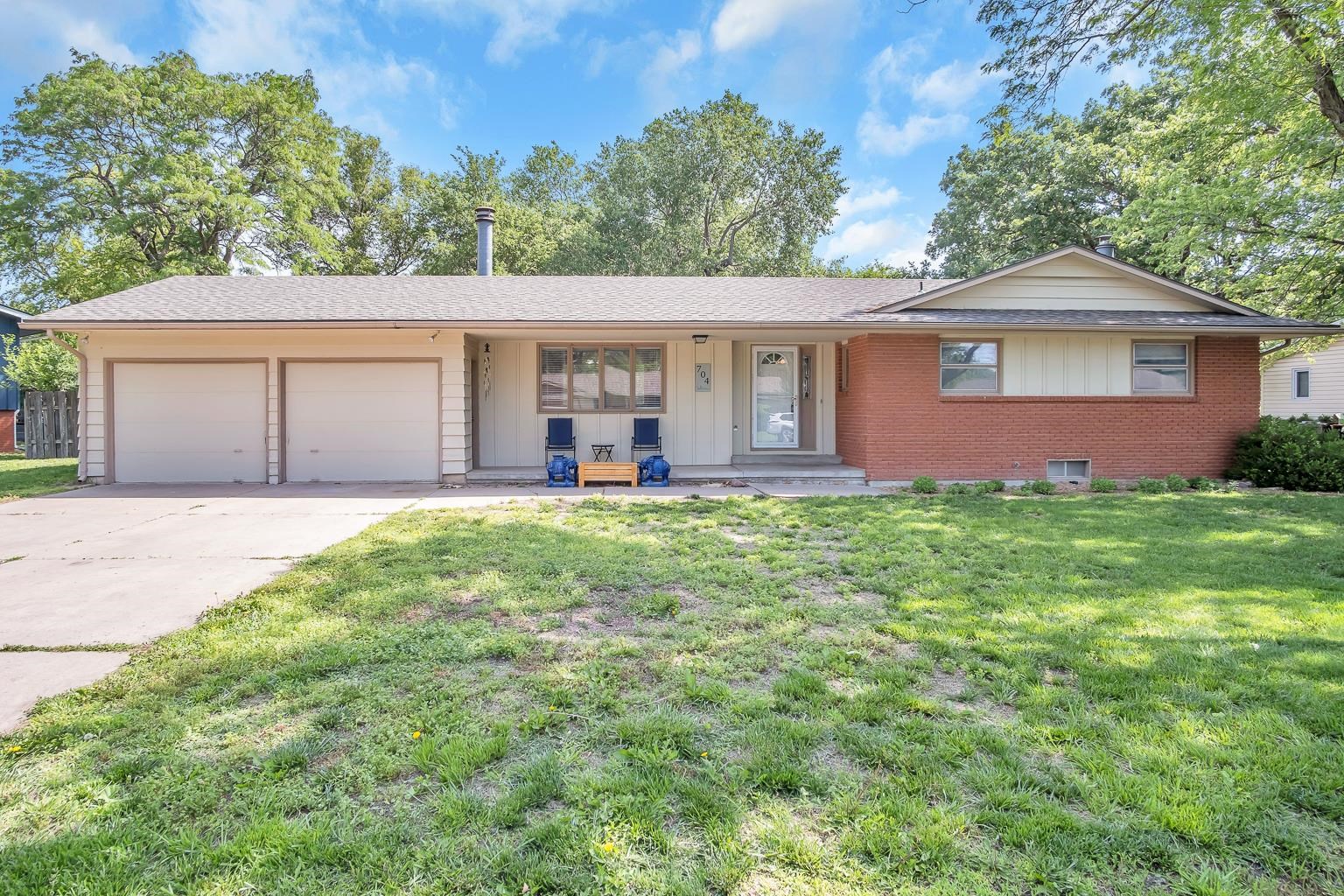 Photo of 704 Lewis in Hesston, KS
