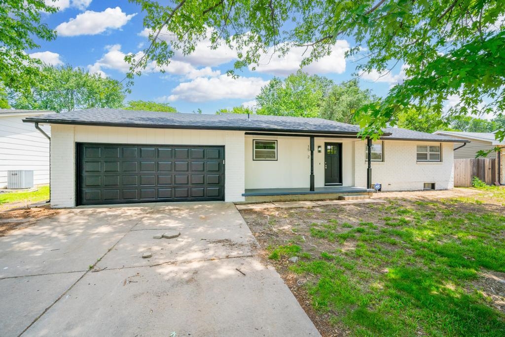 Photo of 1512 N Glenhurst St in Wichita, KS
