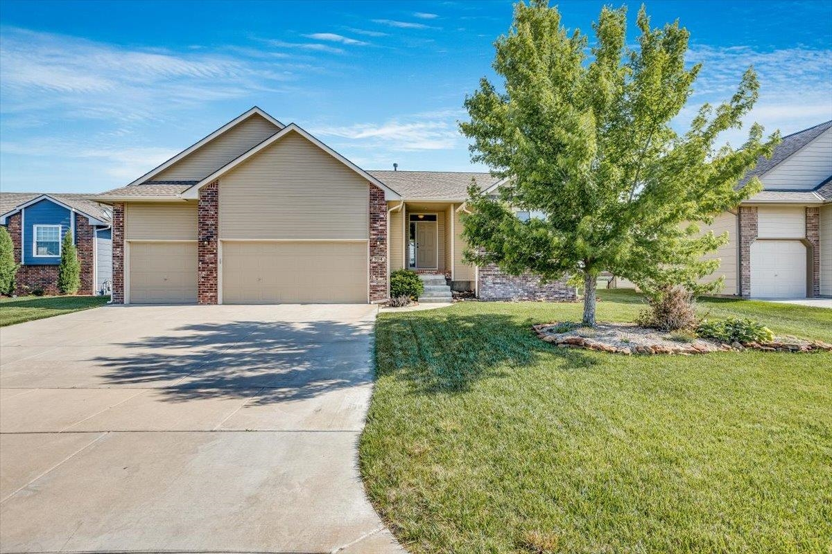 Photo of 704 W Slate in Andover, KS