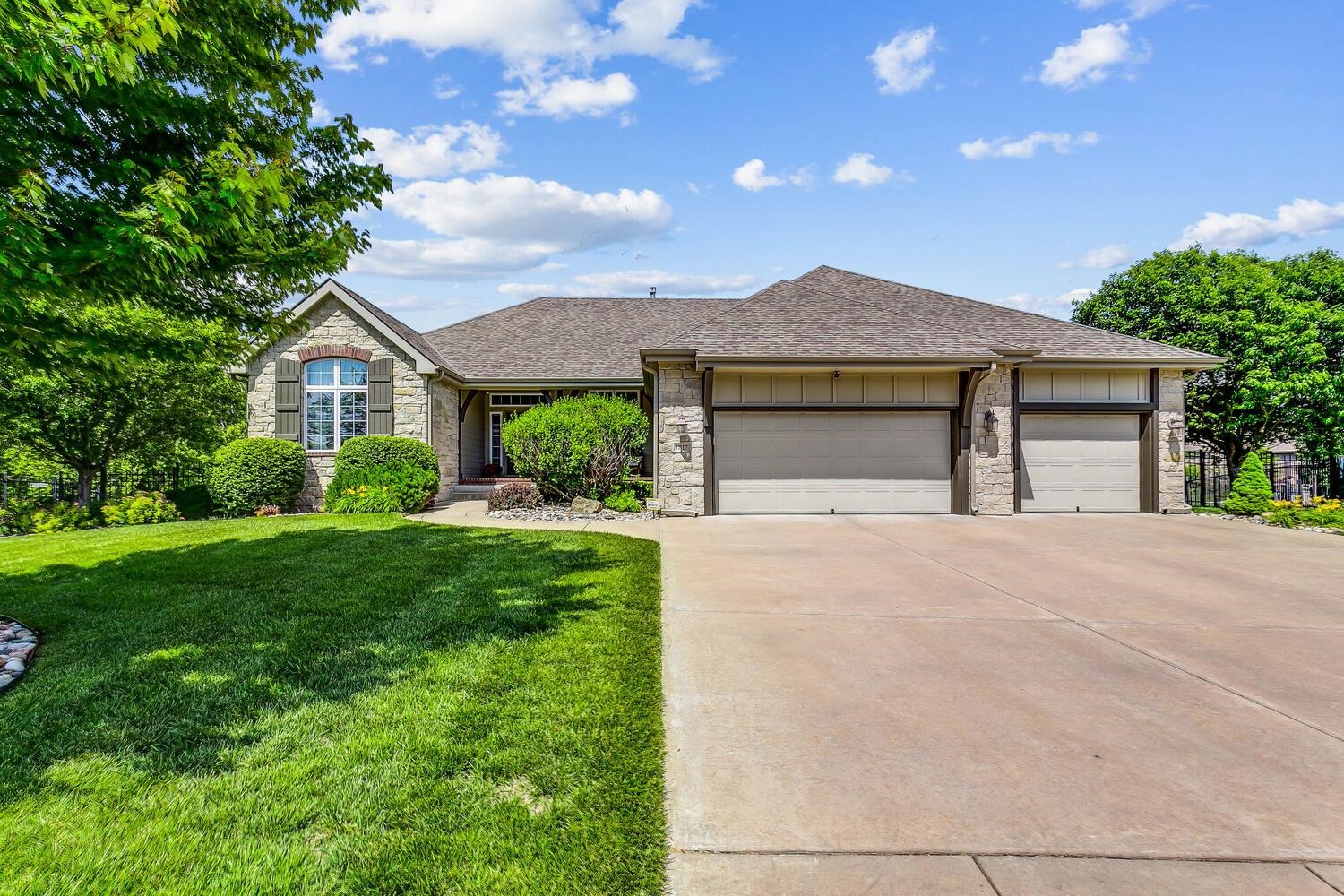 Photo of 1817 N Cranbrook Cir in Wichita, KS