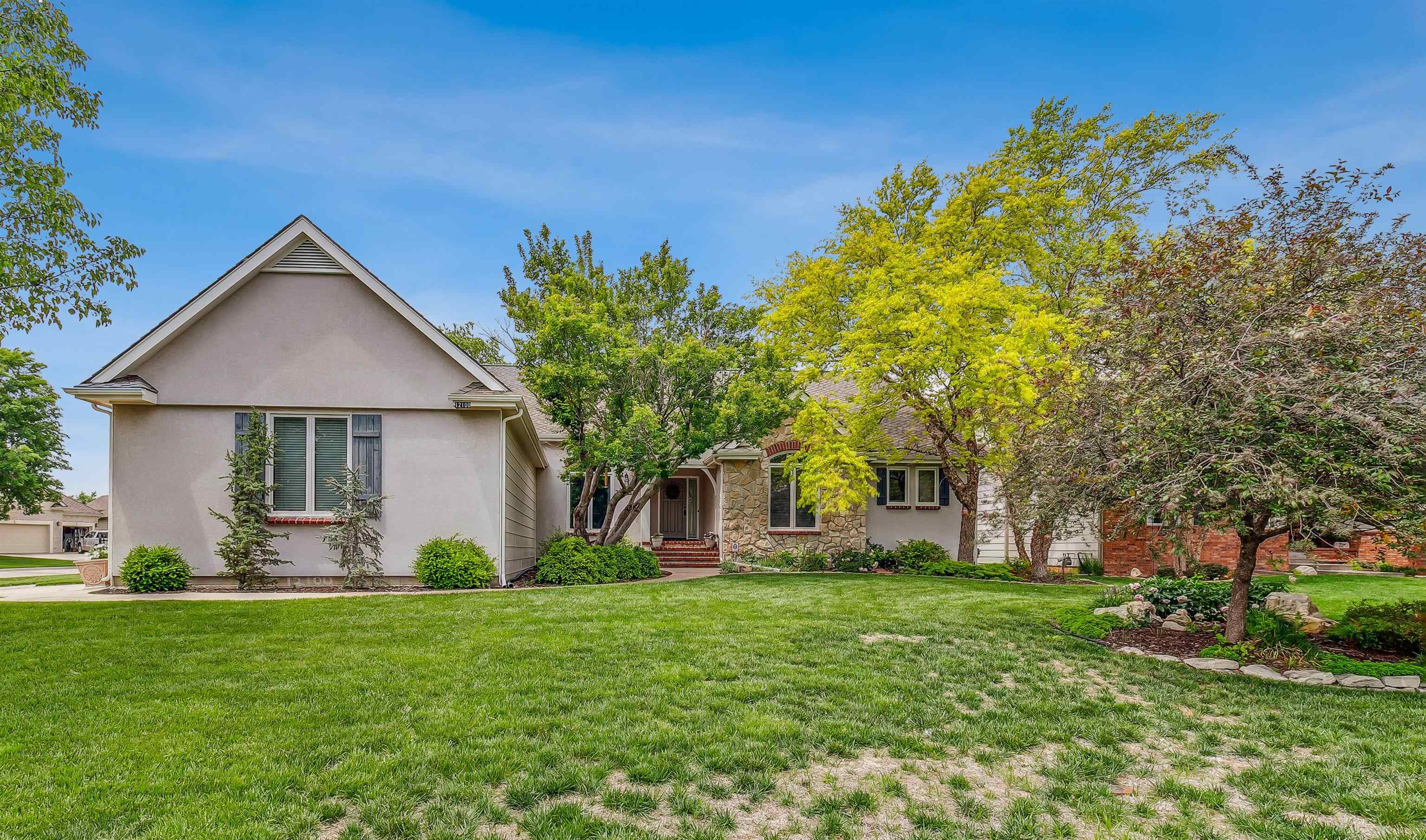 Photo of 12100 E Killenwood Ct in Wichita, KS