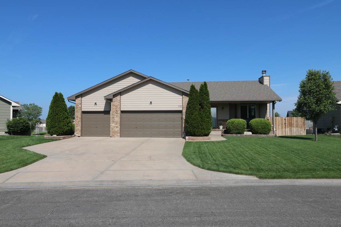 Photo of 715 S Windrose St in Haysville, KS