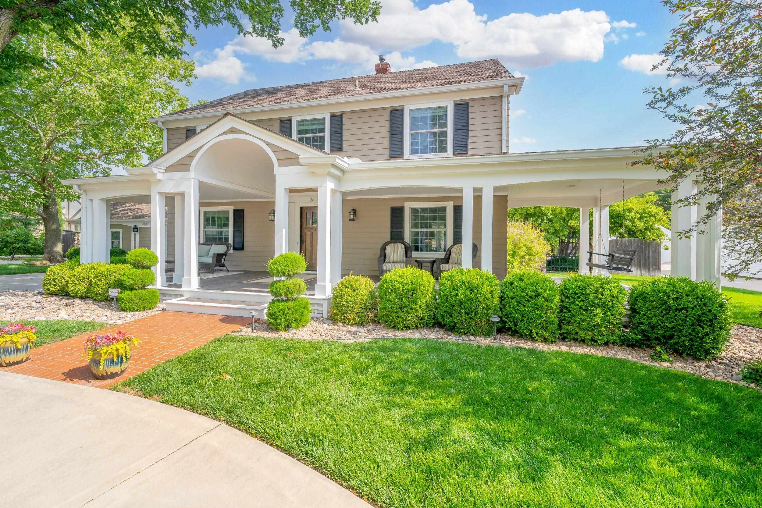 Photo of 36 E Norfolk Dr in Eastborough, KS