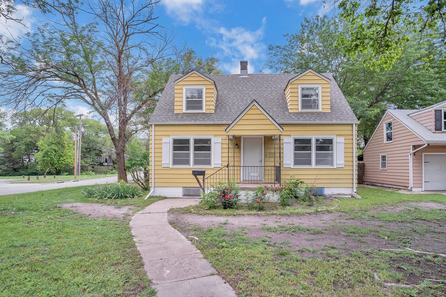 Photo of 402 SE 6th St in Newton, KS
