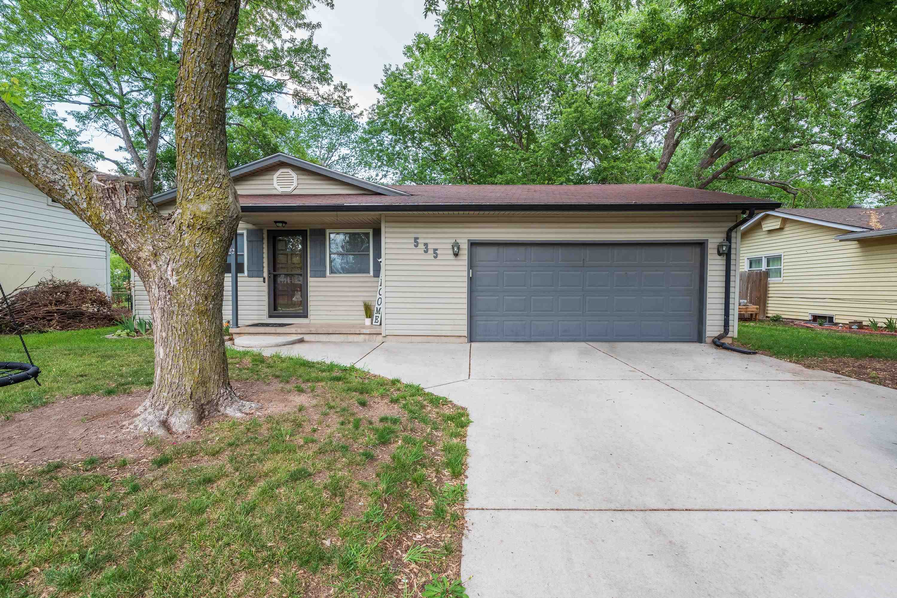 Photo of 535 N Emporia Ave in Valley Center, KS