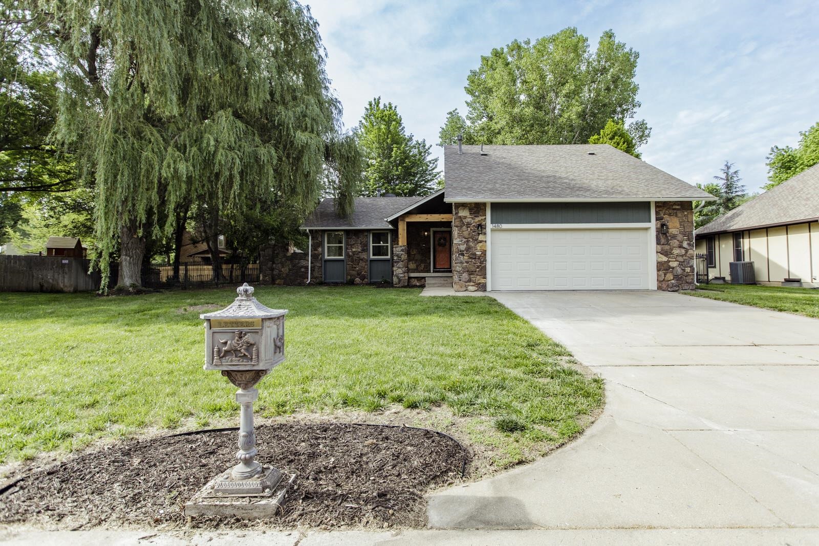 Photo of 1480 N Valleyview Ct in Wichita, KS