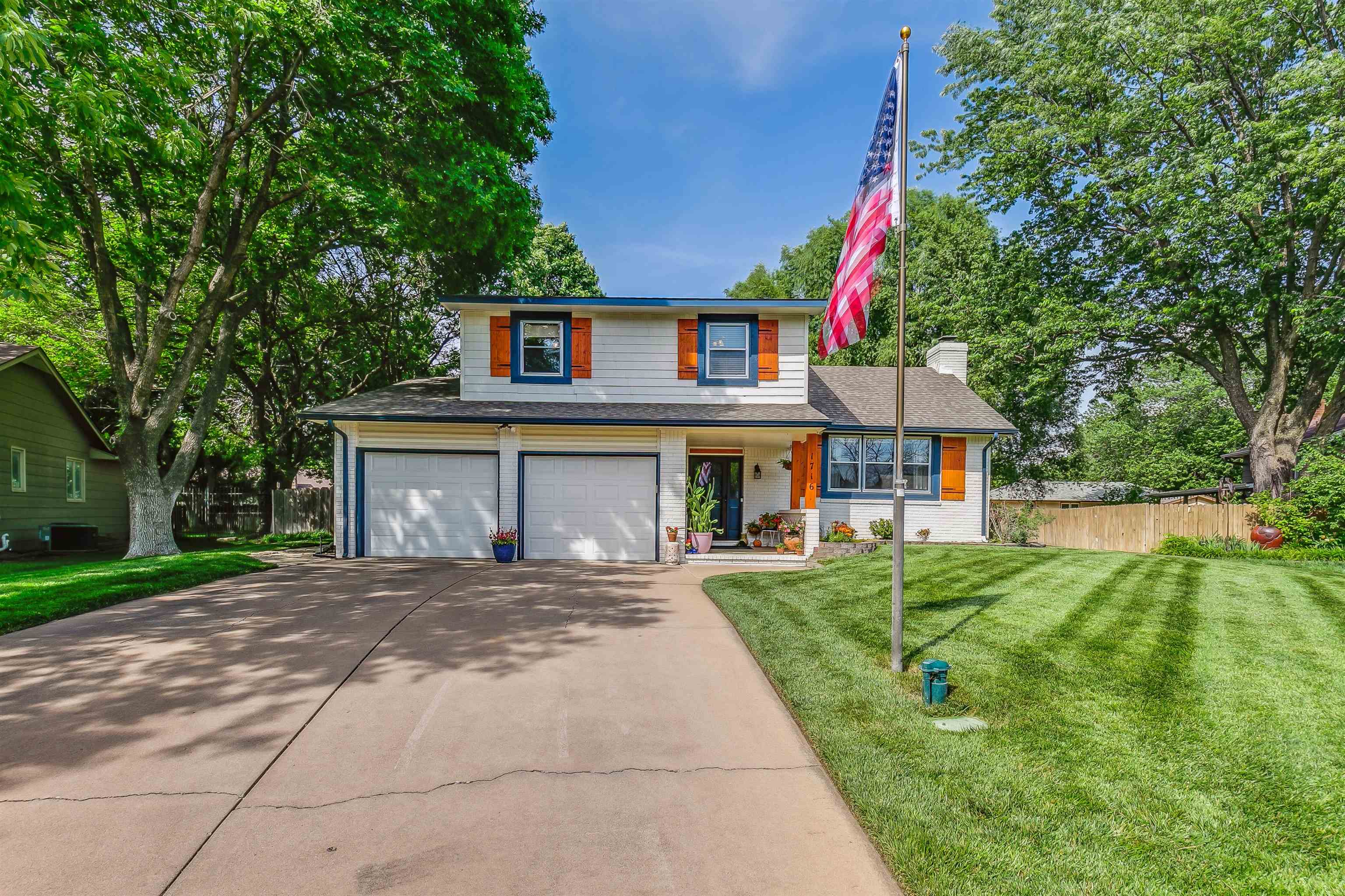 Photo of 1716 N Overlook Dr in Derby, KS