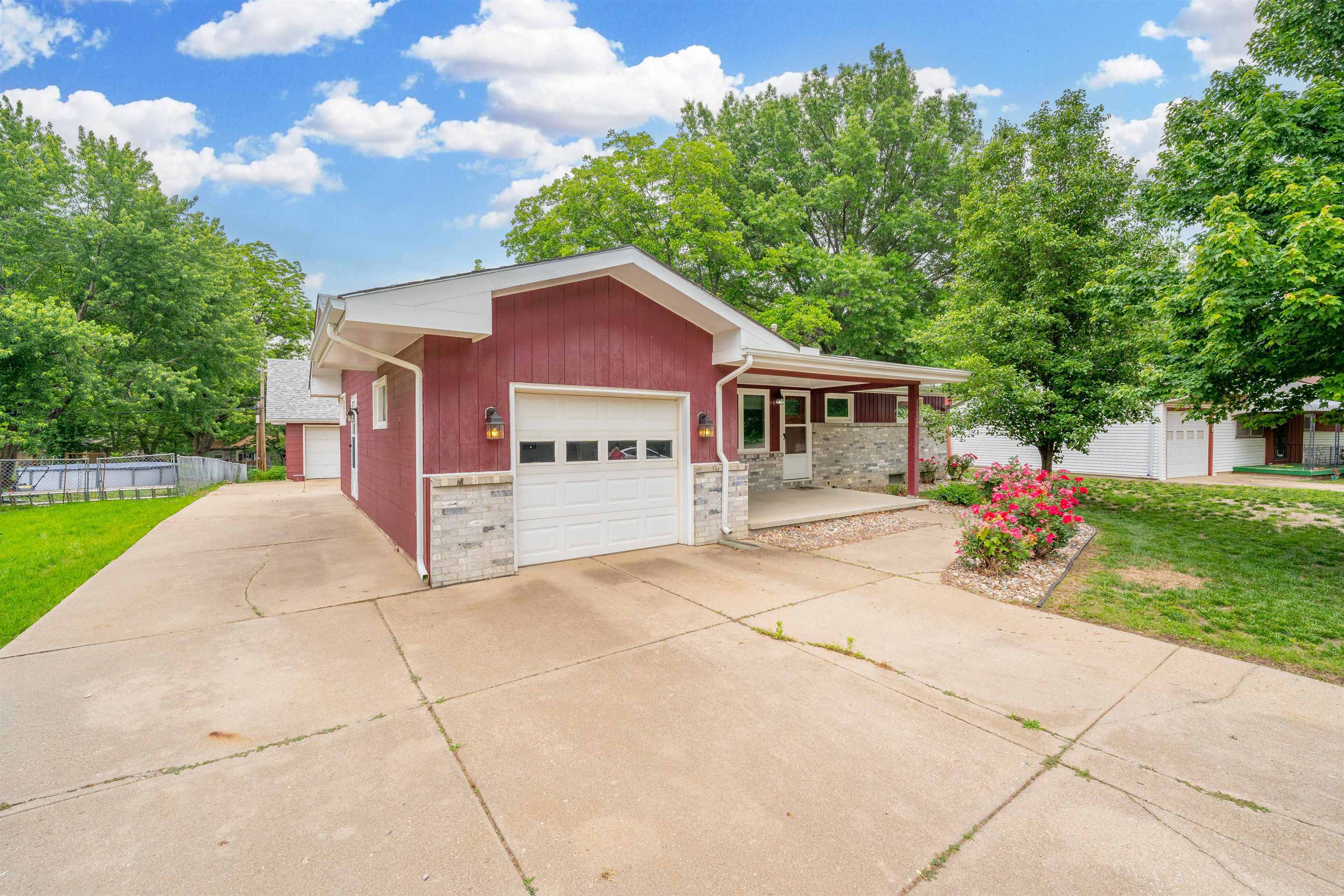 Photo of 1322 N El Paso in Derby, KS