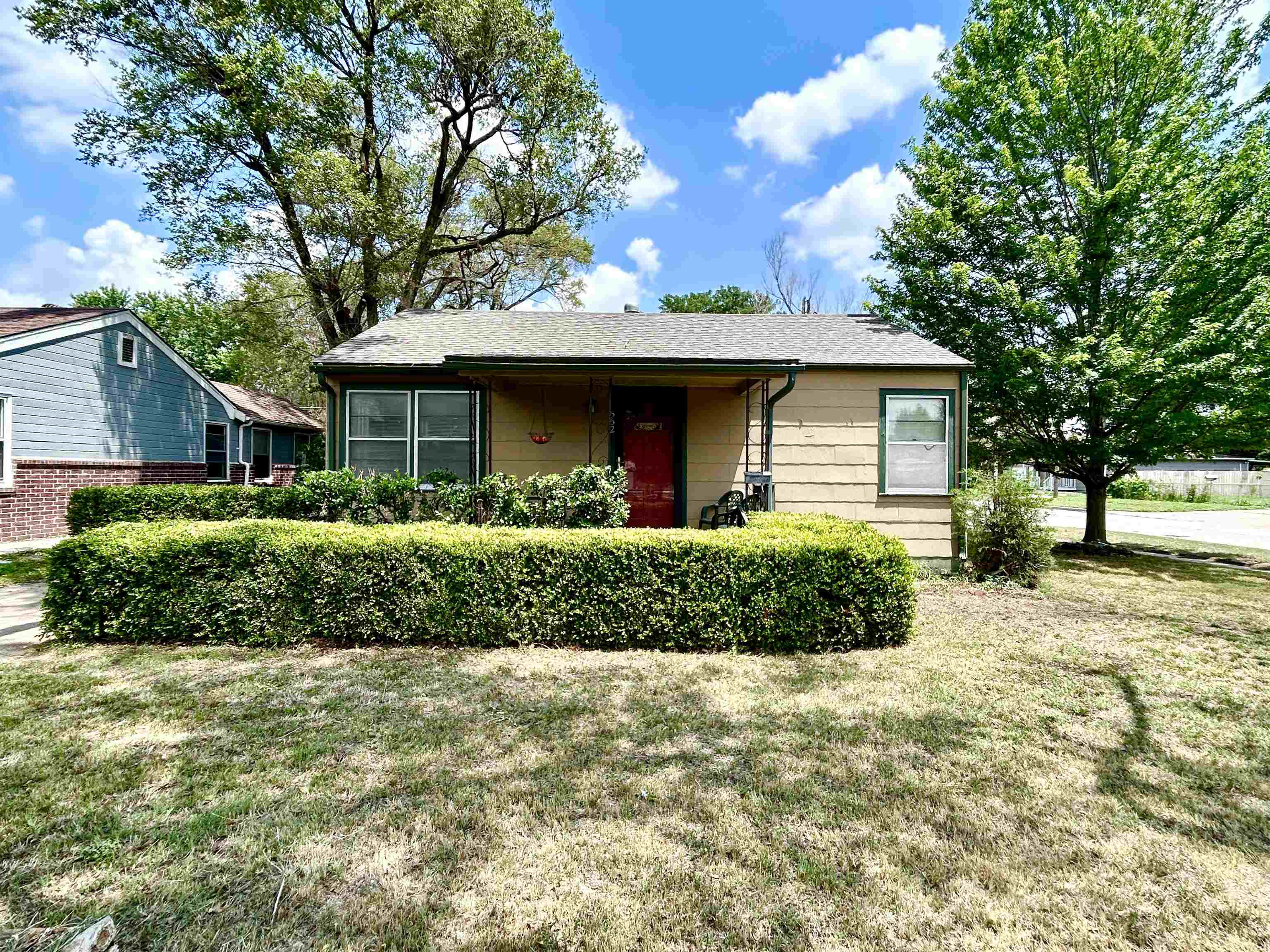 Photo of 552 S Richmond Ave in Wichita, KS