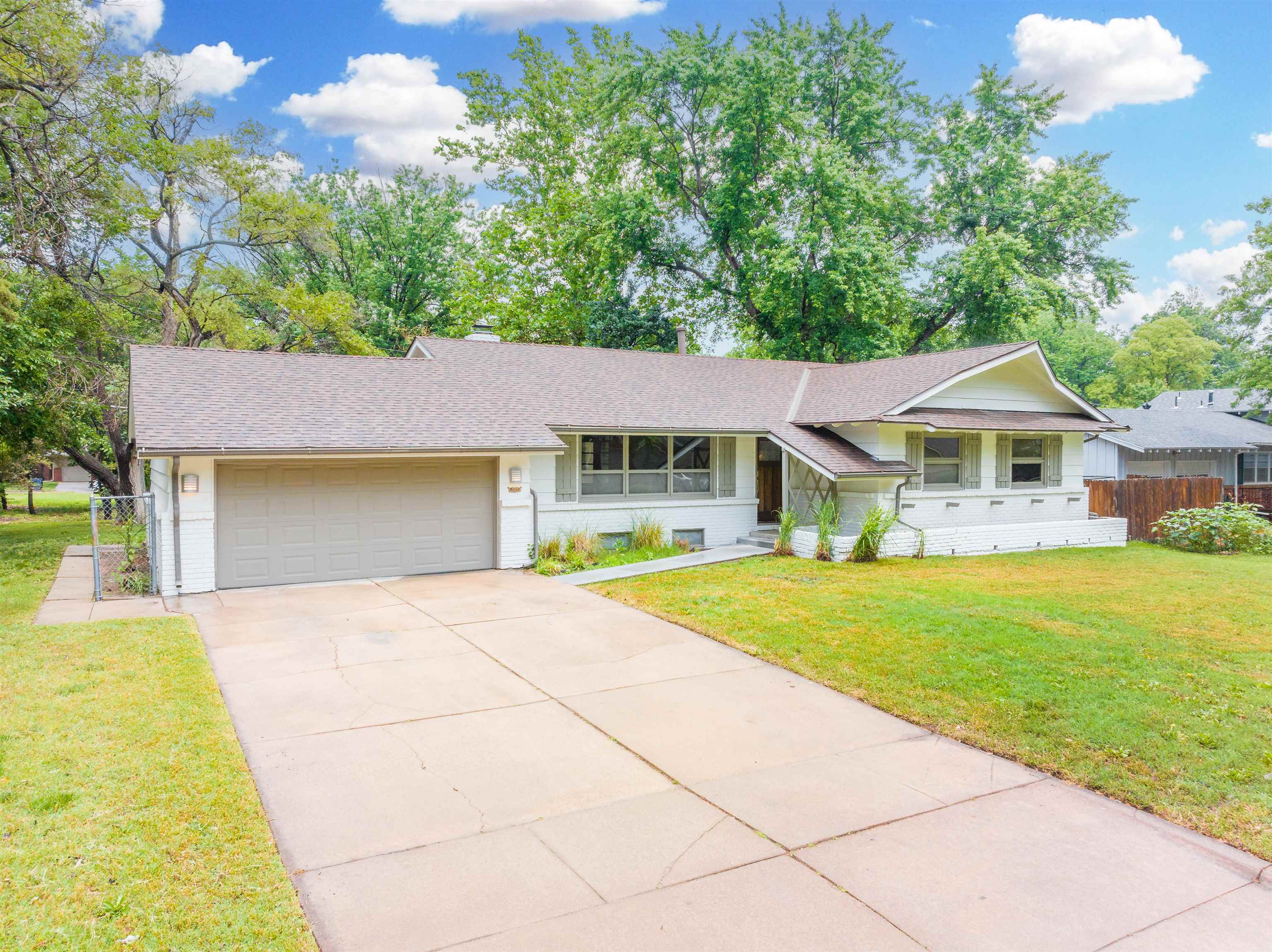 Photo of 8026 E Morningside in Wichita, KS