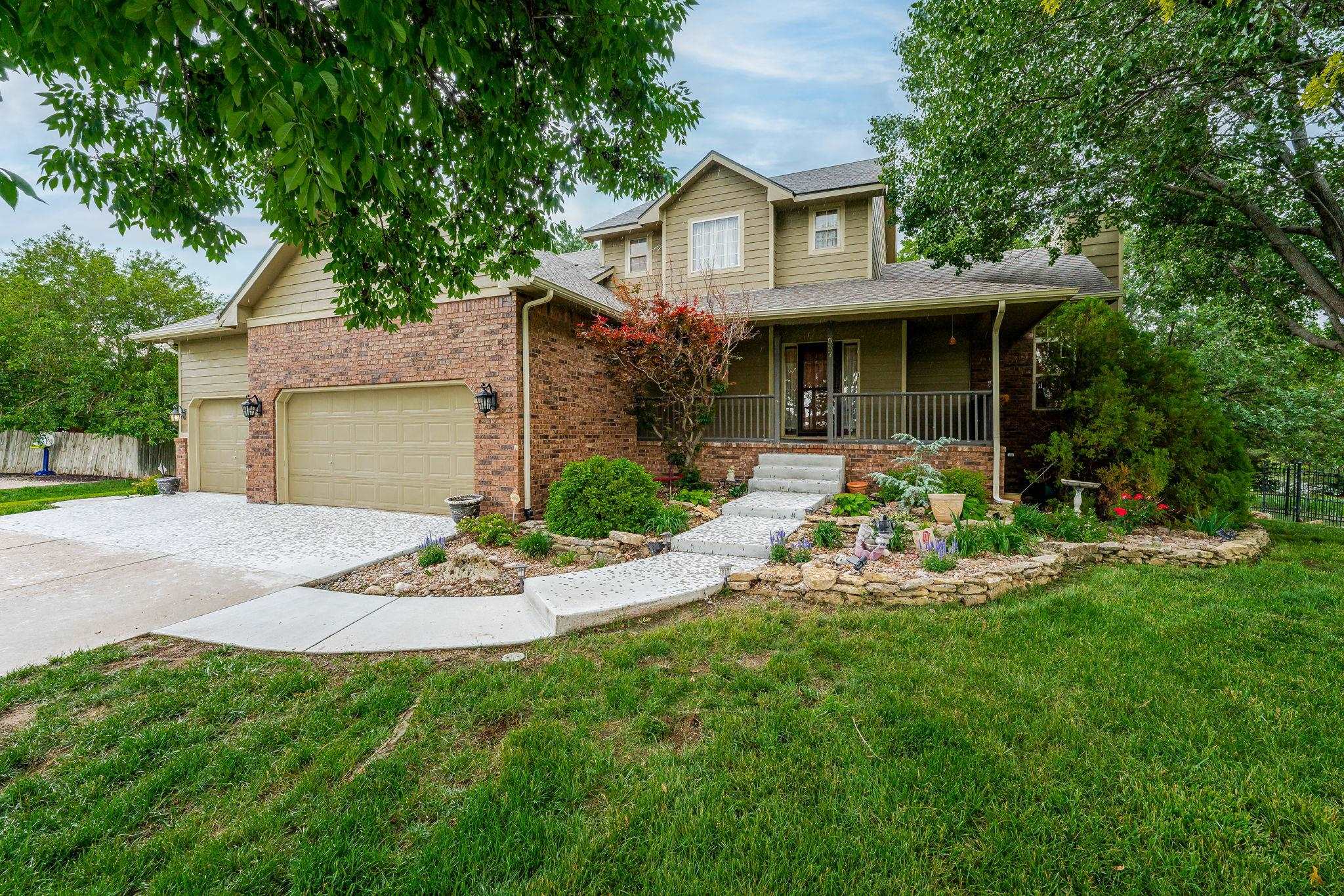 Photo of 557 W Grace Ave in Andover, KS