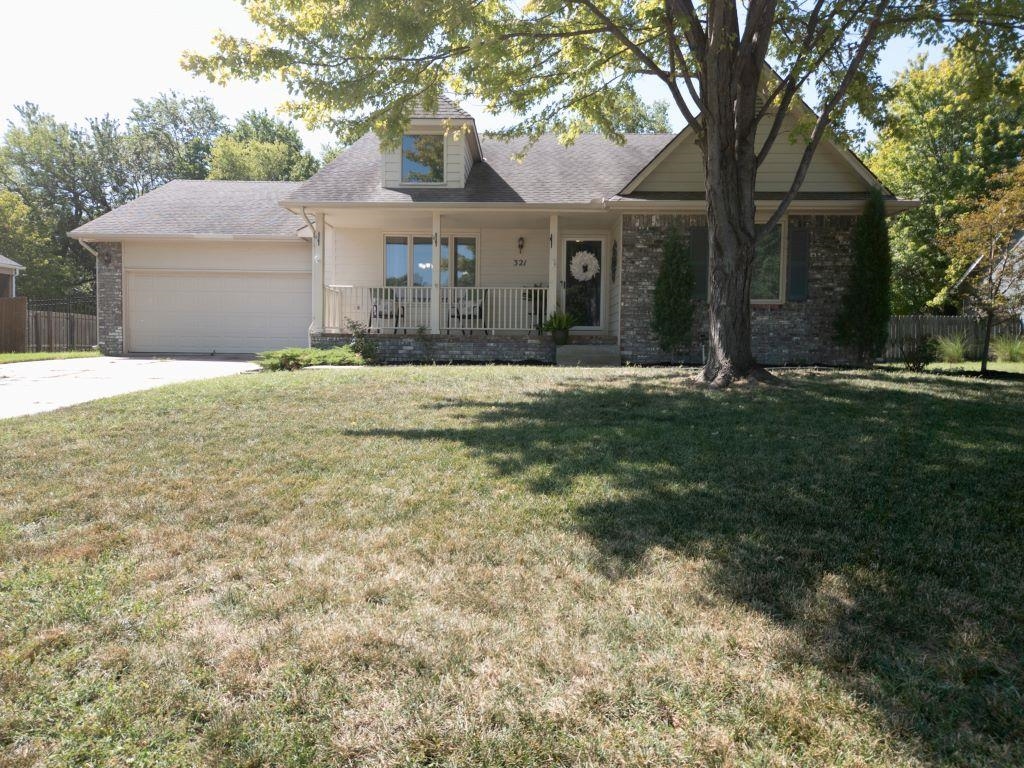 Photo of 321 W Concord Rd in Andover, KS