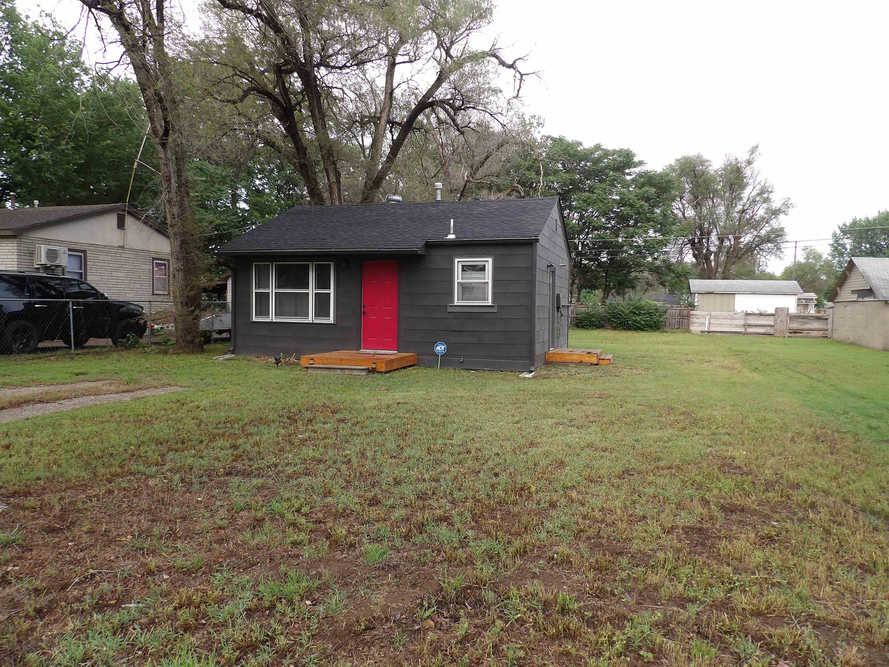 Photo of 604 N Anna St in Wichita, KS