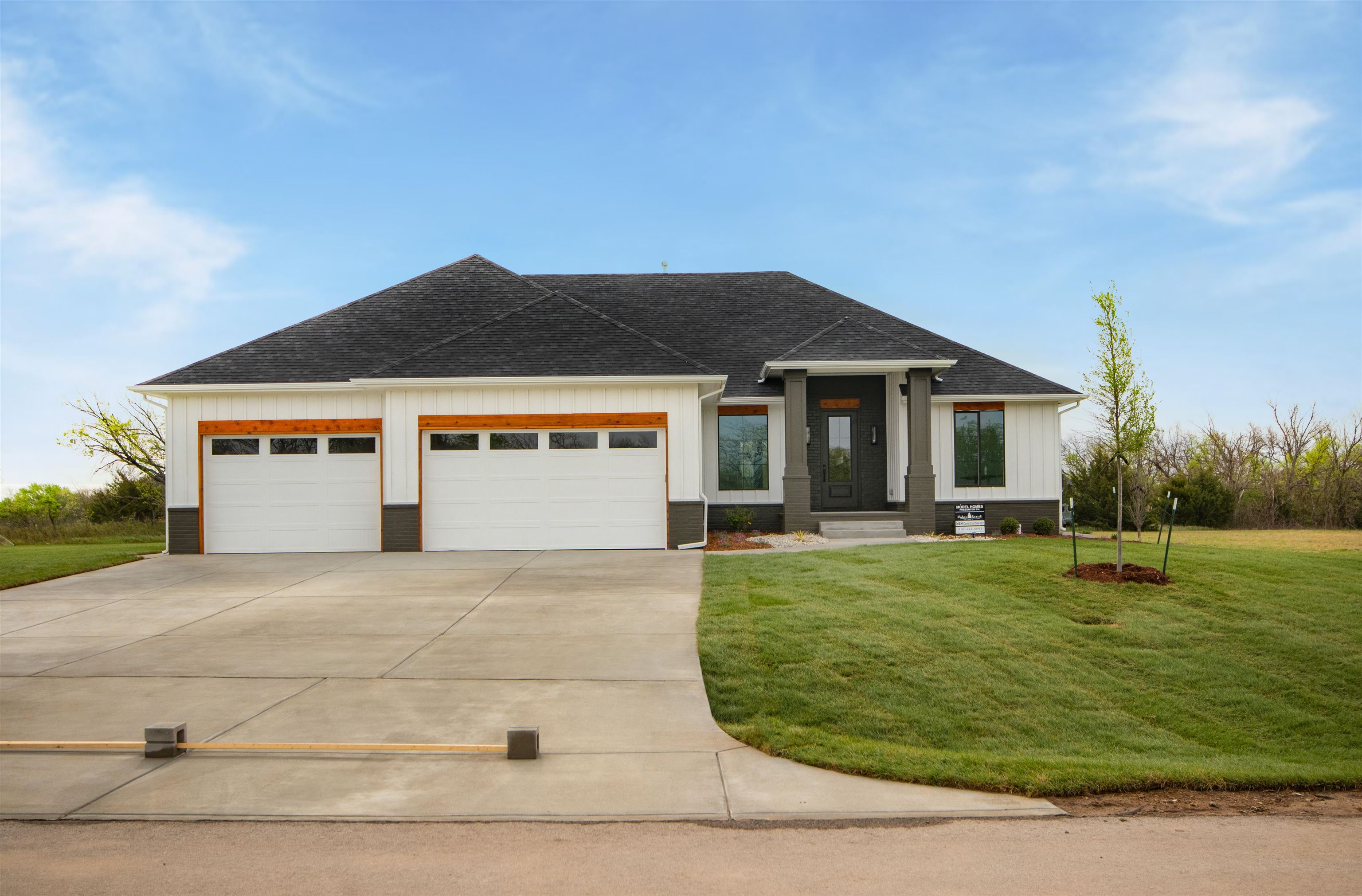 Photo of 311 N Sarah Ct in Derby, KS