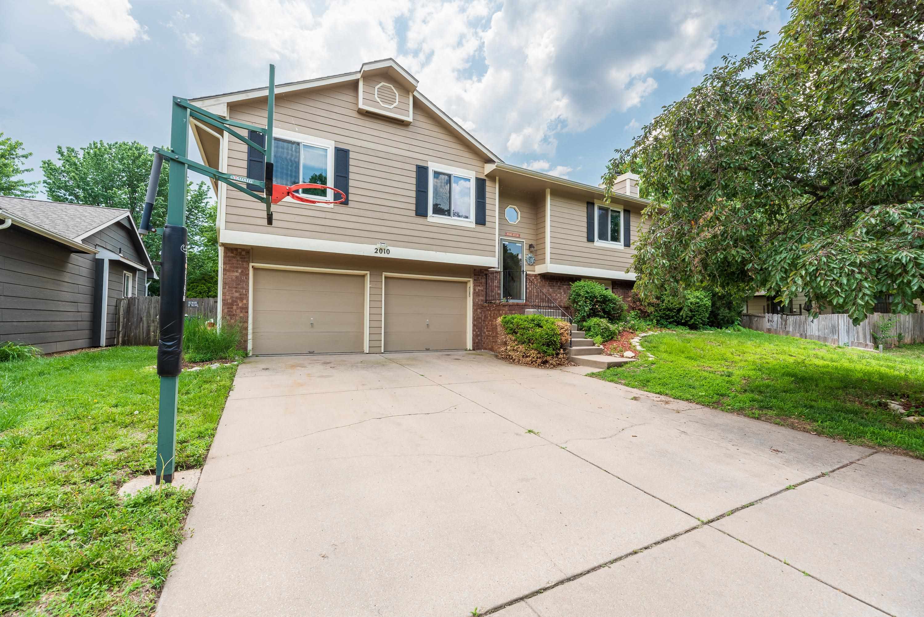 Photo of 2010 N Parkridge Ct in Wichita, KS