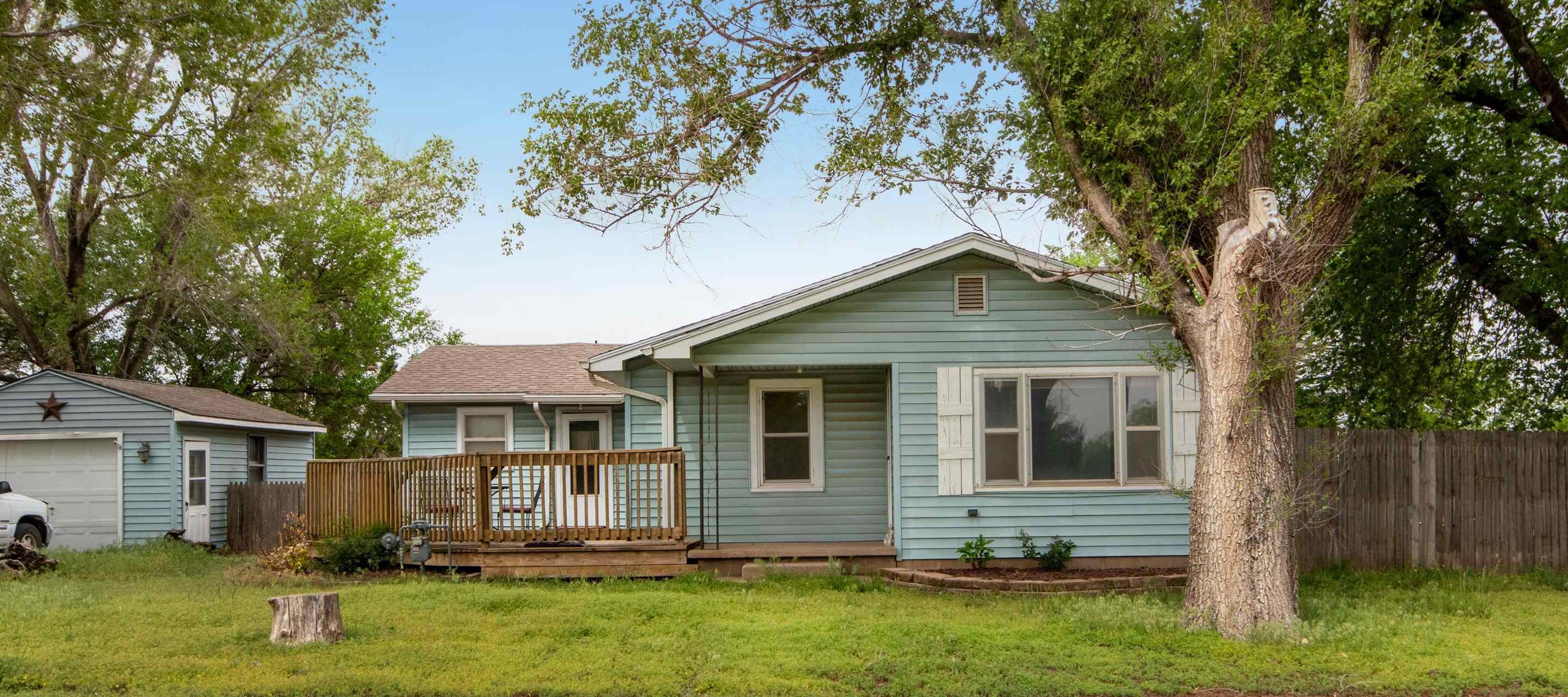 Photo of 1231 N Walnut Rd in Milton, KS