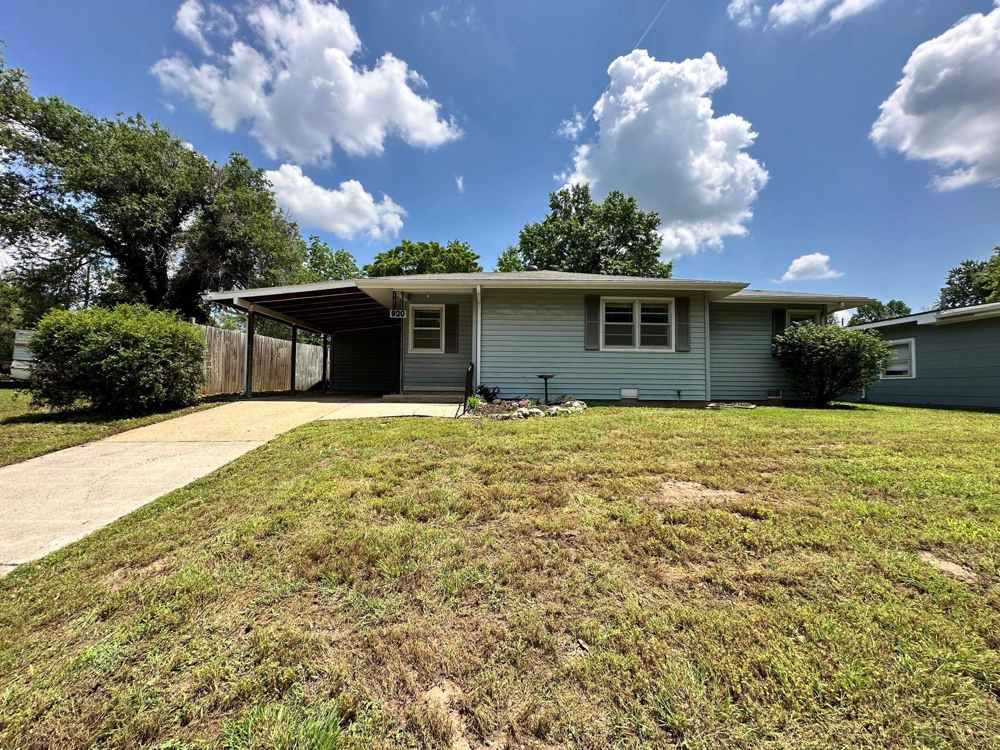 Photo of 920 N 11th St in Arkansas City, KS