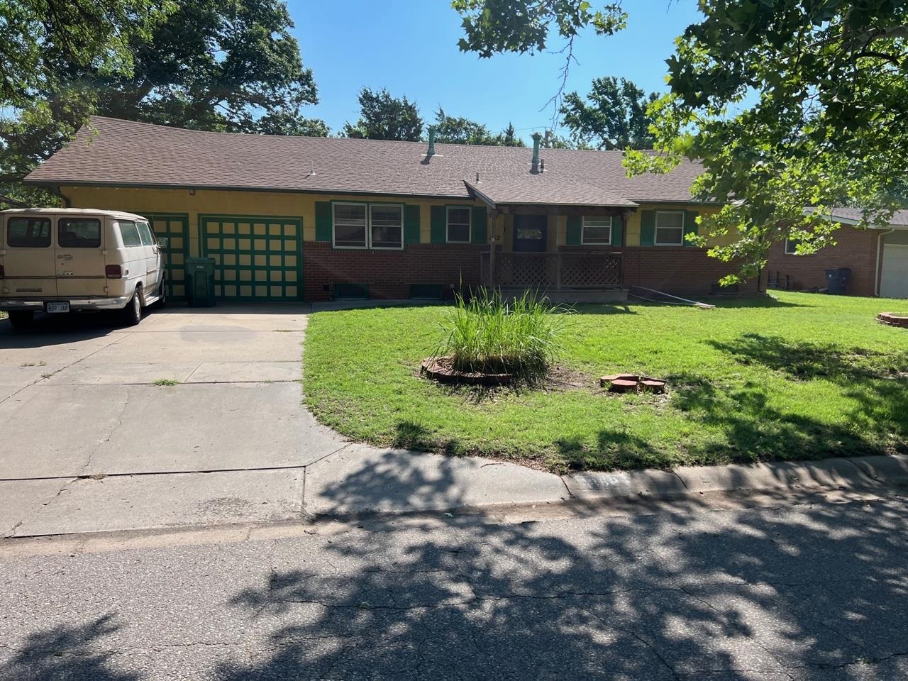 Photo of 852 N Caddy Ln in Wichita, KS