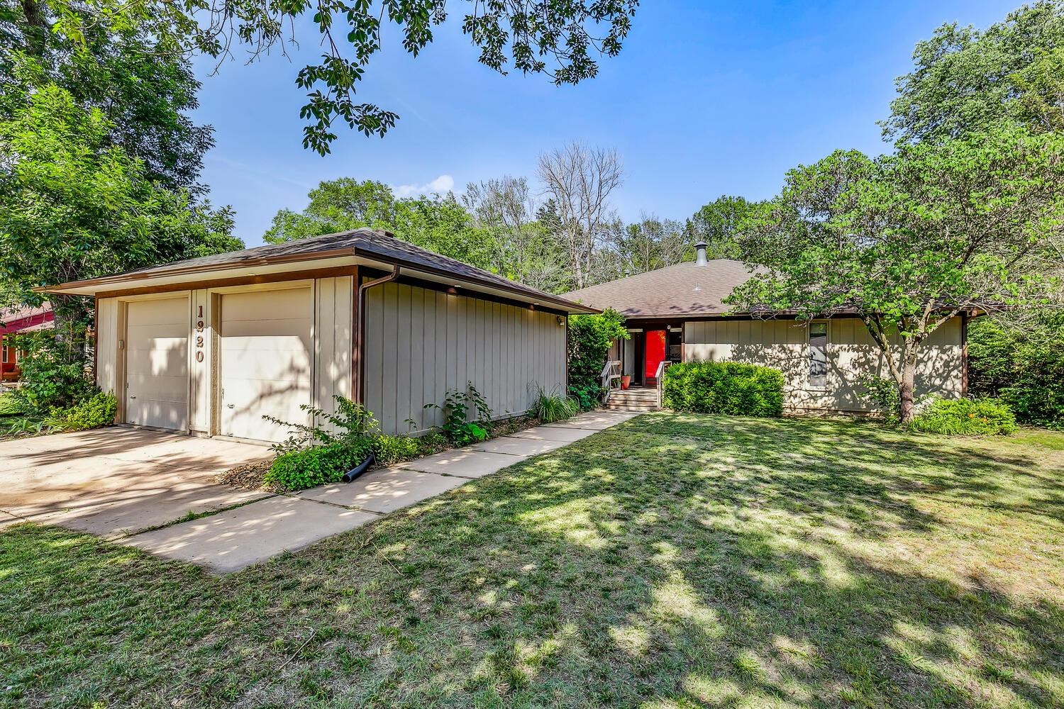 Photo of 1220 N Gow St in Wichita, KS