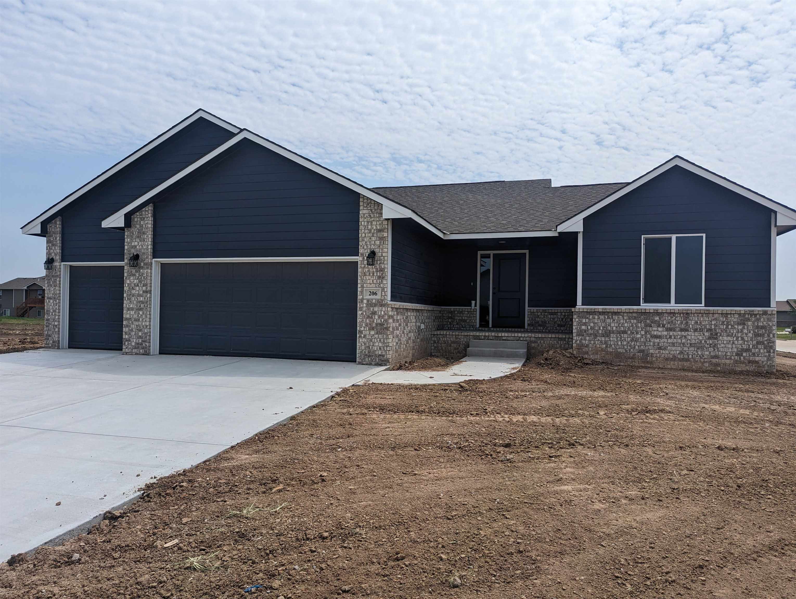 Photo of 206 Summer Ct in Newton, KS