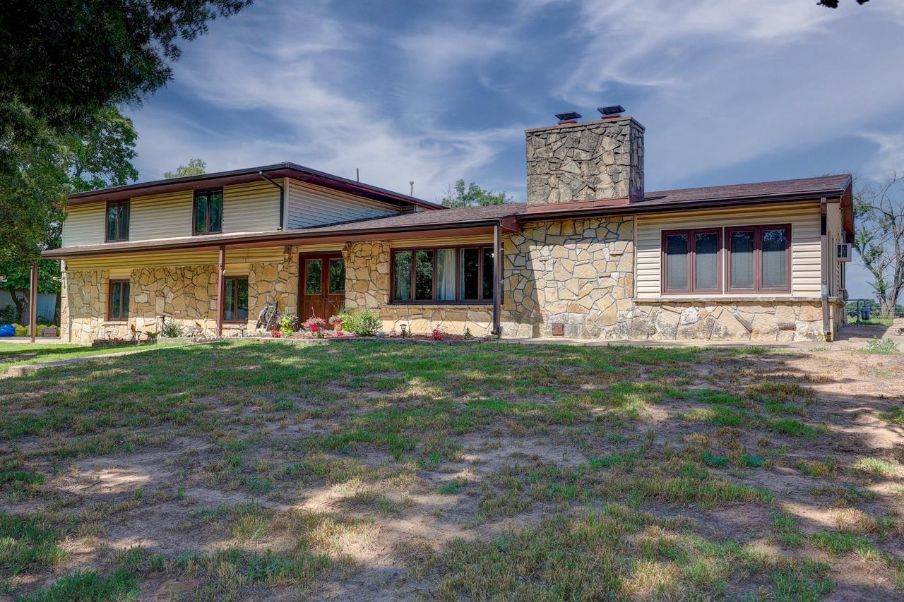 Photo of 2435 N Timber Lane Dr in Arkansas City, KS