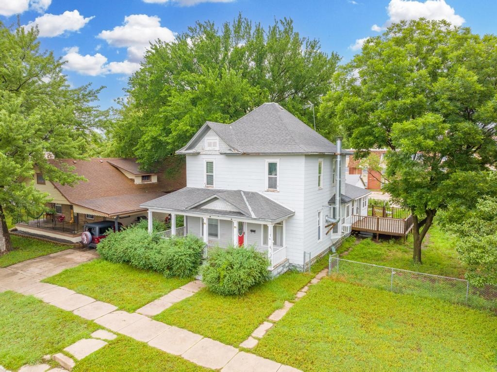 Photo of 411 S Washington Ave in Wellington, KS