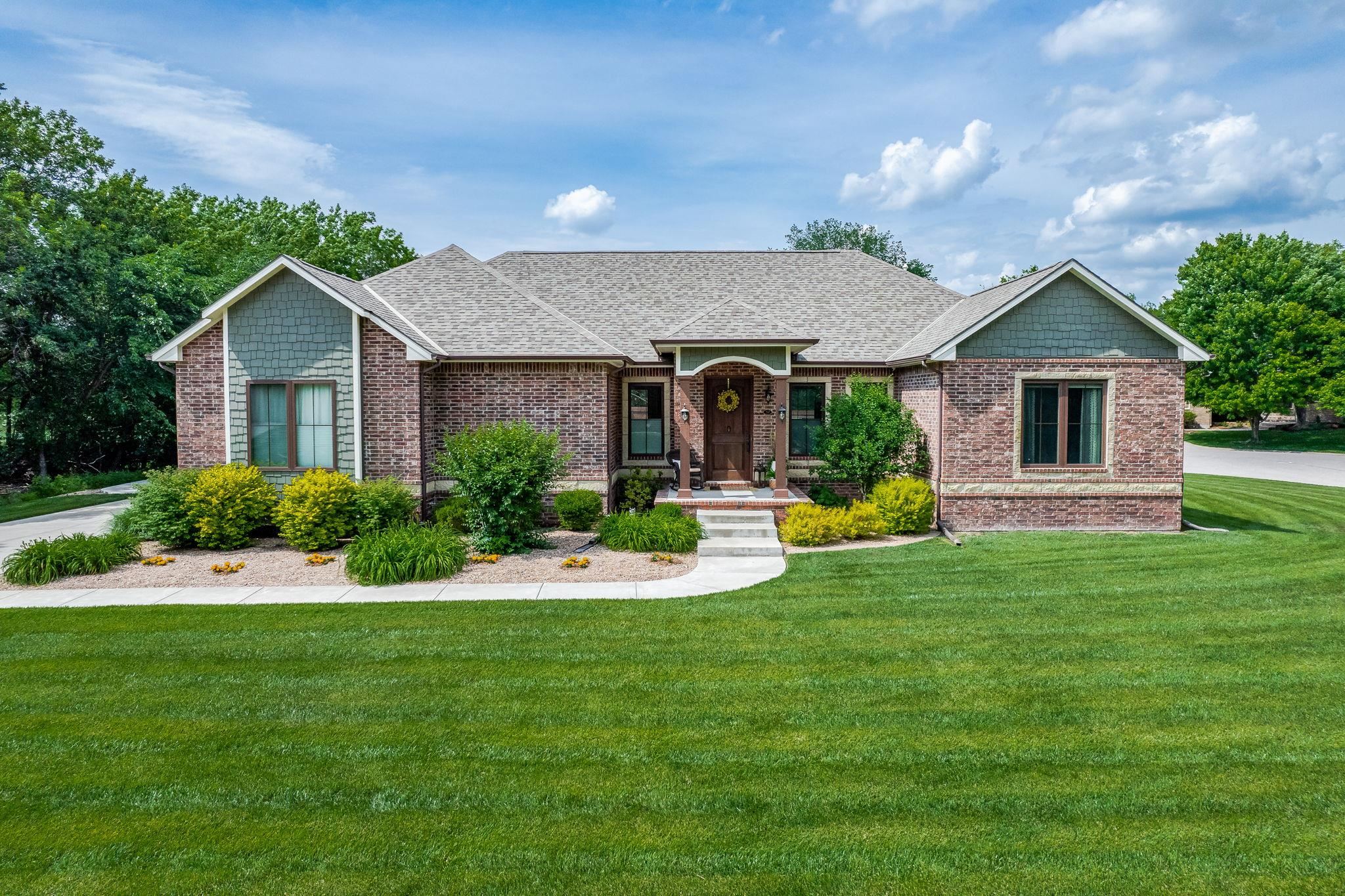 Photo of 517 S Clear Creek Cir in Wichita, KS