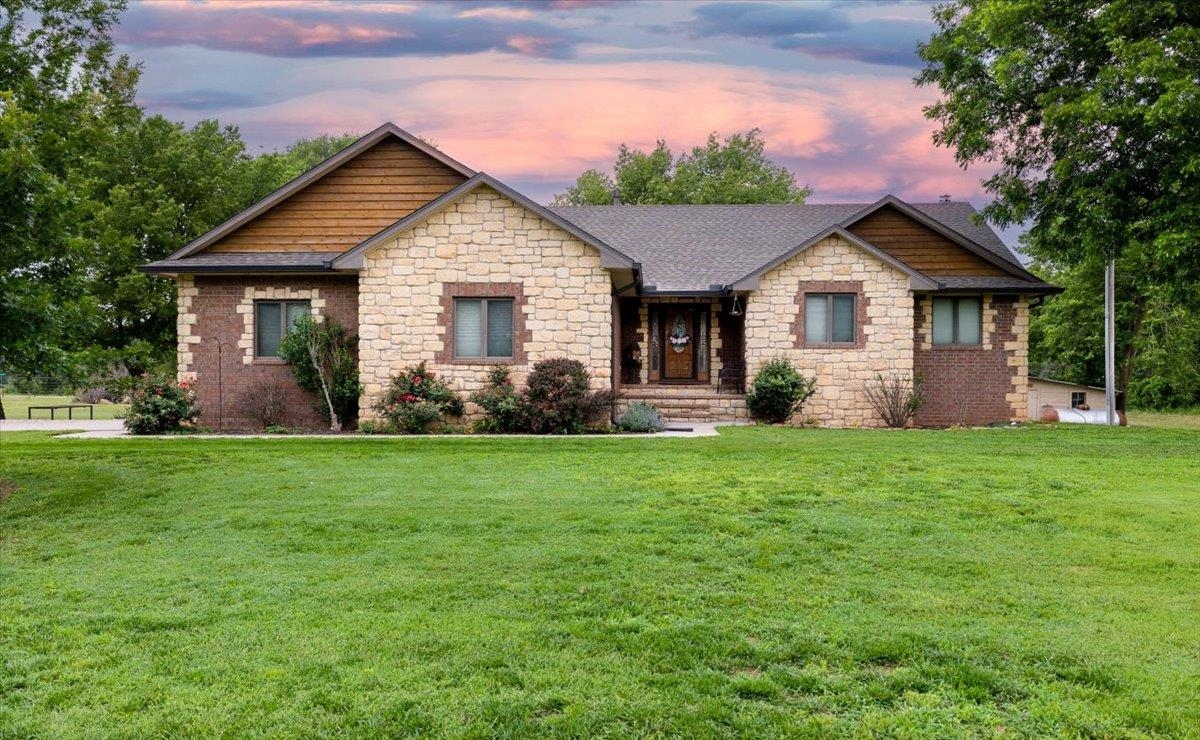 Photo of 1135 S Robin Rd in Caldwell, KS