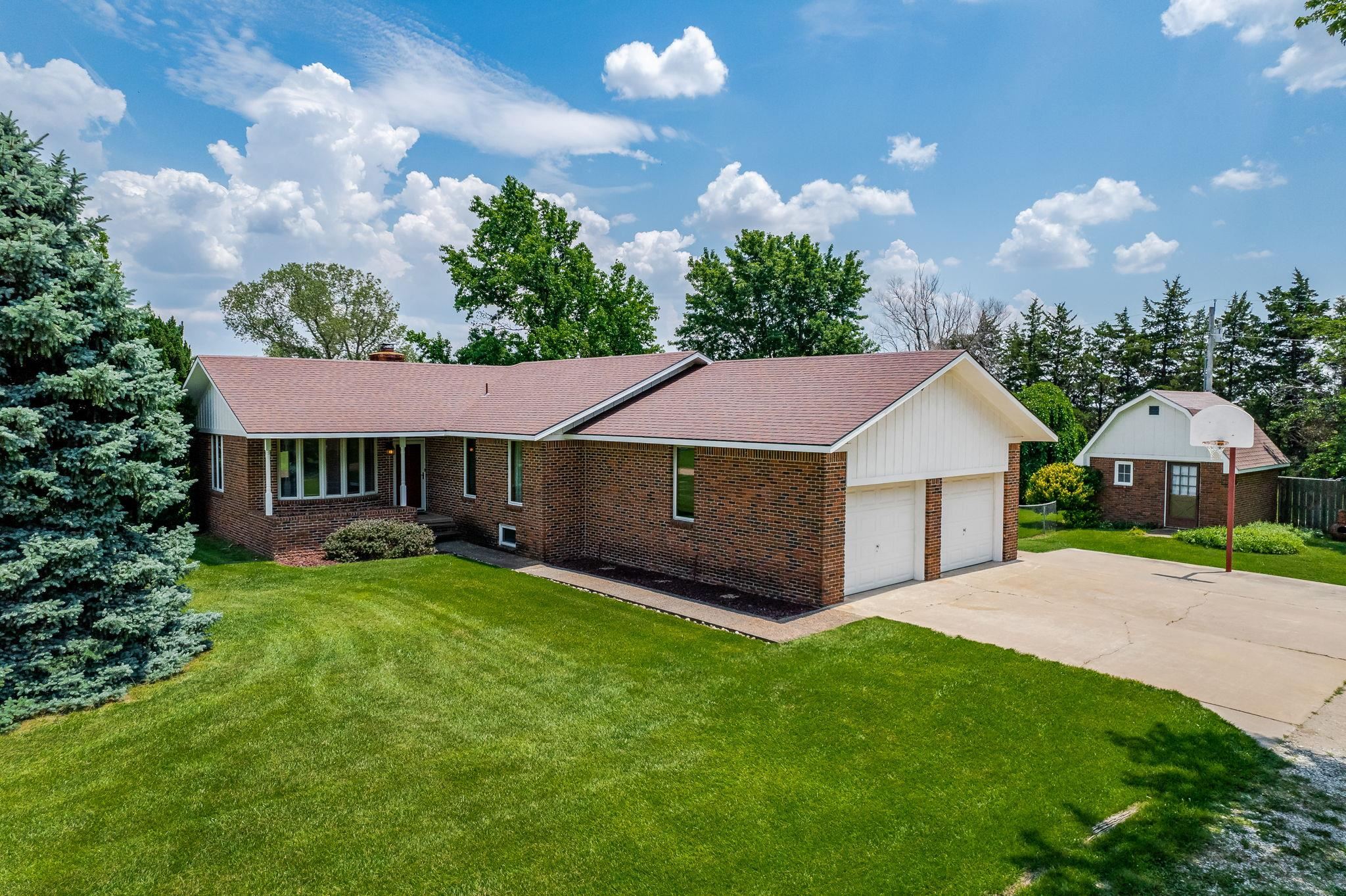 Photo of 501 E Allen St 421 E Allen St in Argonia, KS