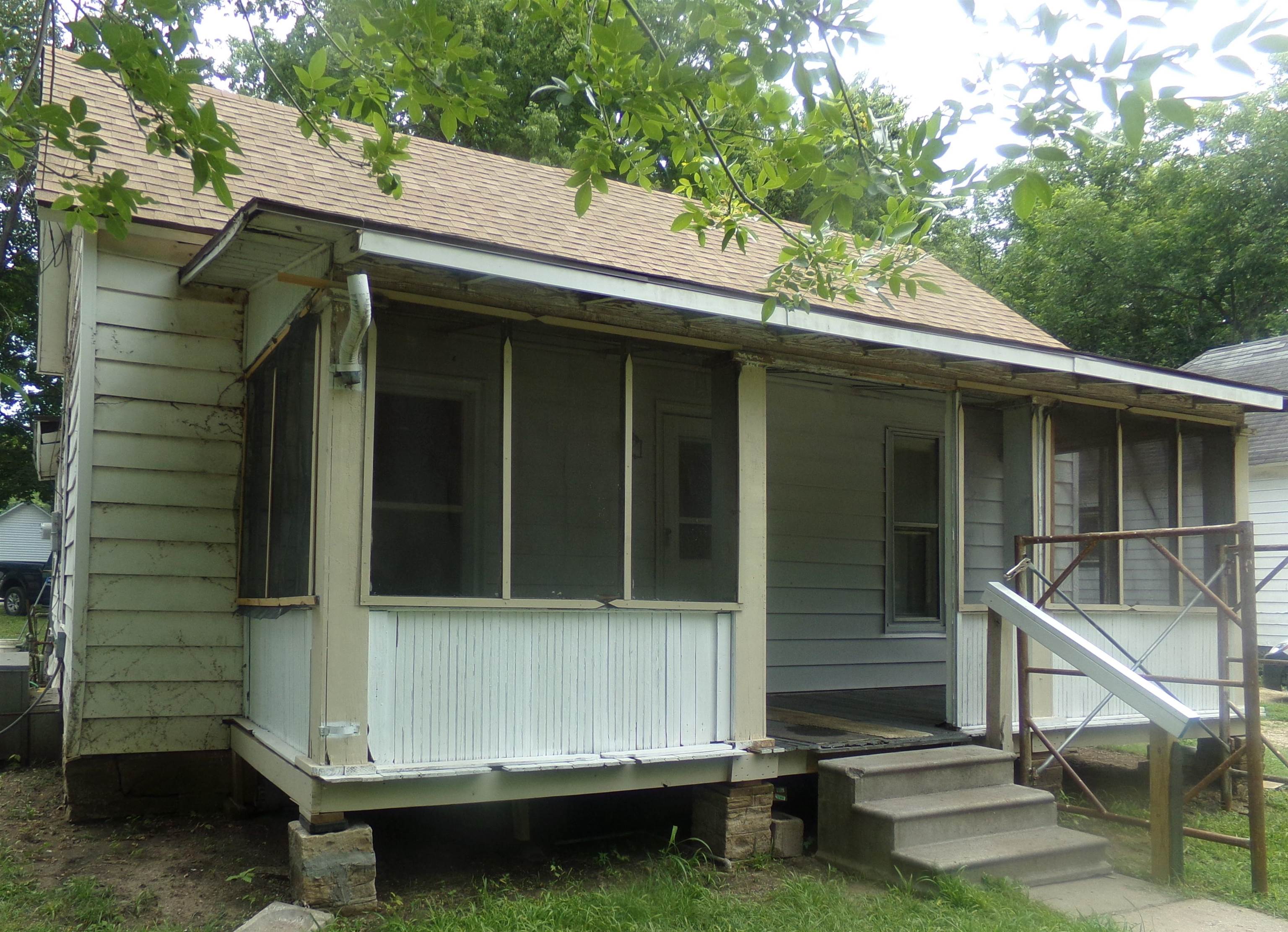 Photo of 102 Minnesota St in Winfield, KS