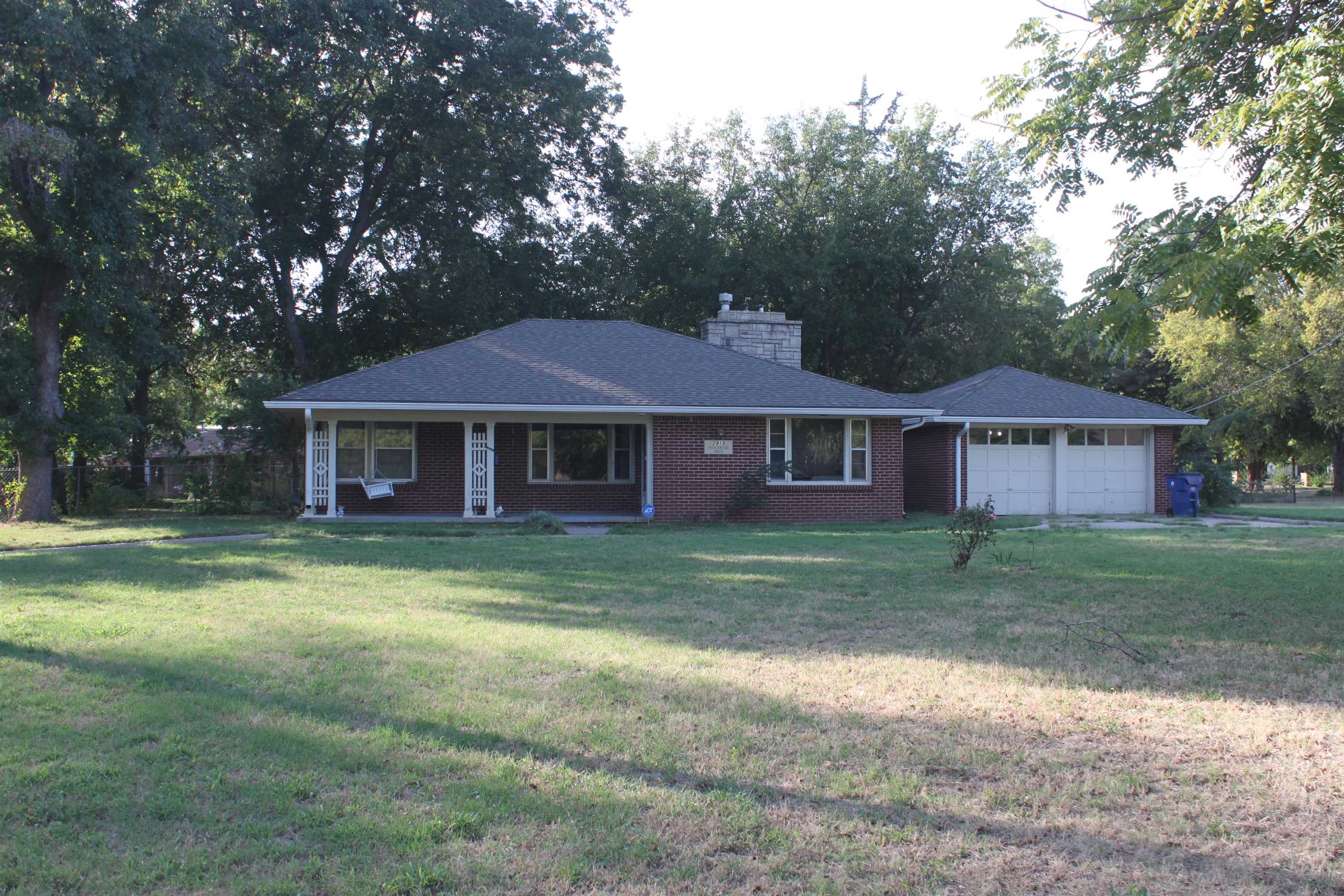 Photo of 2915 N Wedgewood Dr in Wichita, KS