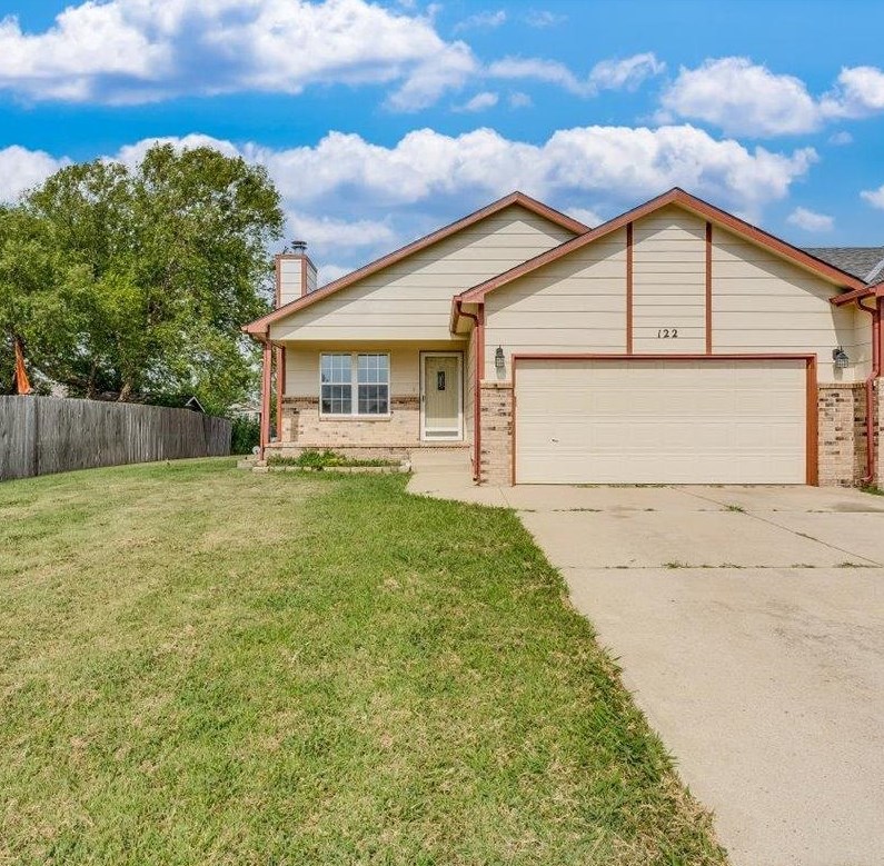 Photo of 122 E Eagle Watch St in Mulvane, KS