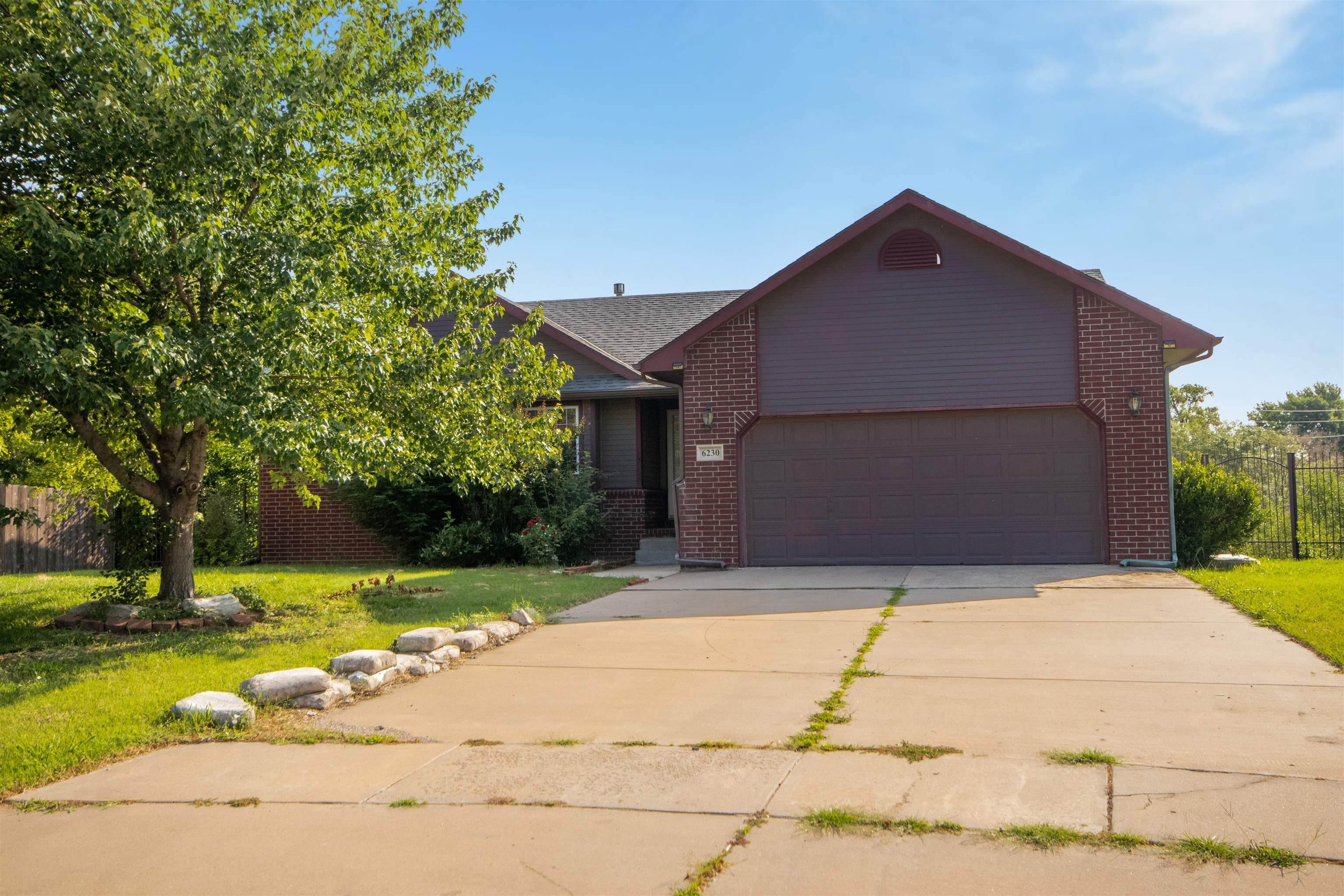Photo of 6230 E 41st Cir N in Bel Aire, KS