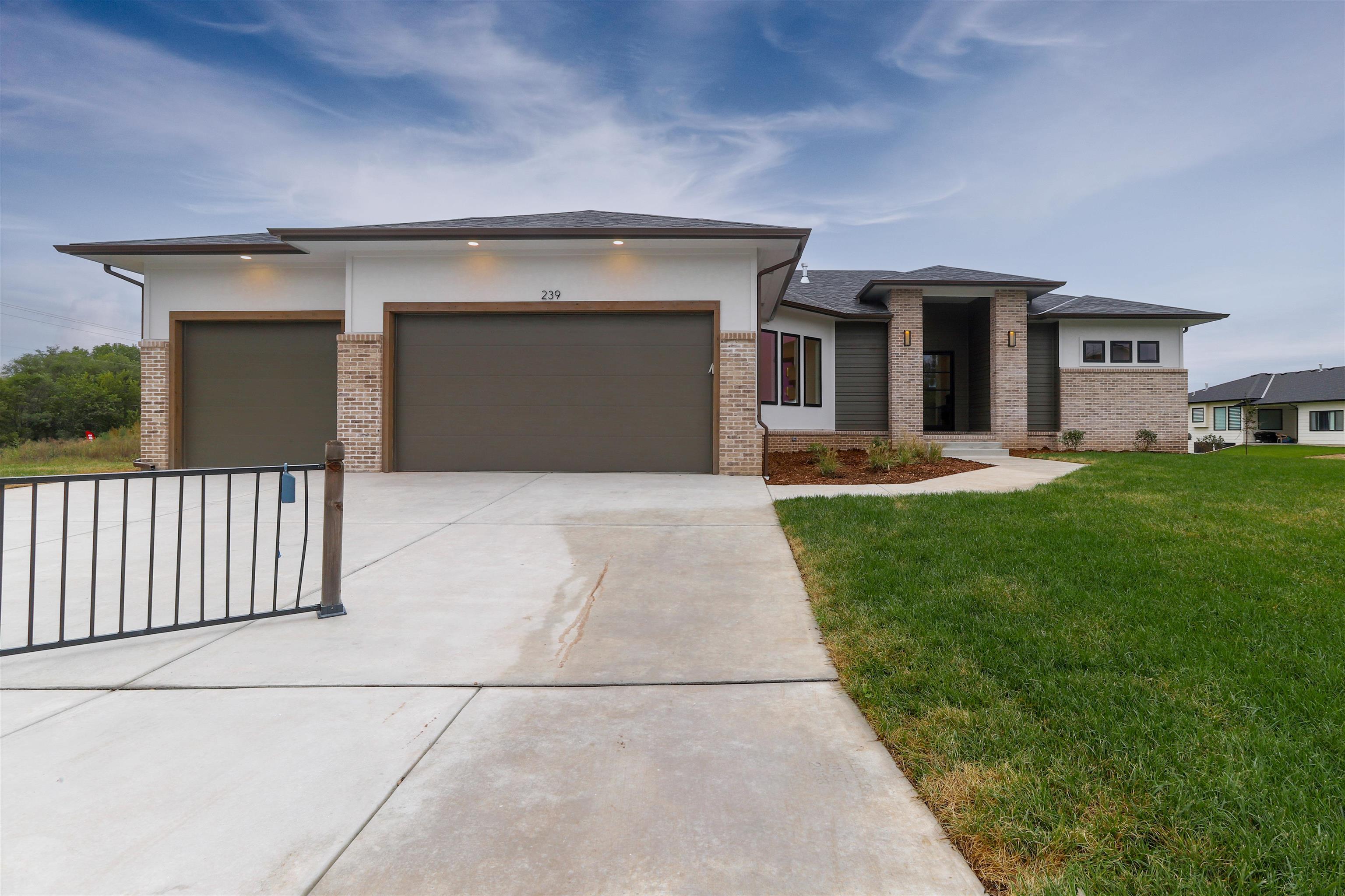 Photo of 239 S Ciderbluff Cir in Wichita, KS