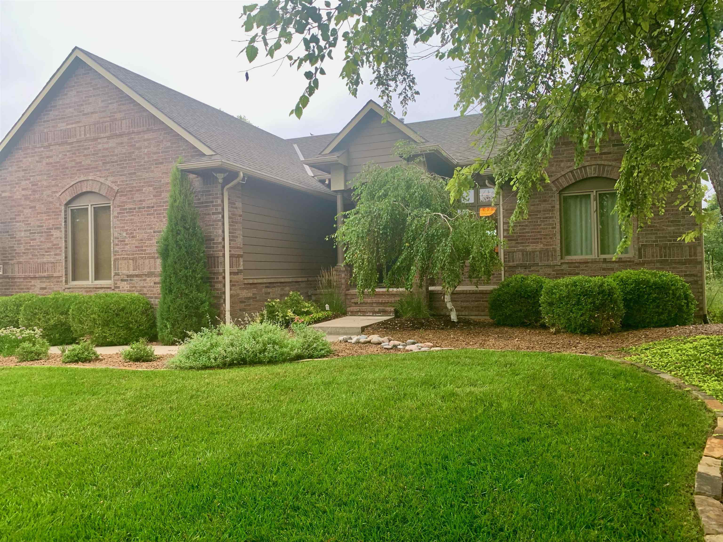 Photo of 512 S Reece Cir in Goddard, KS