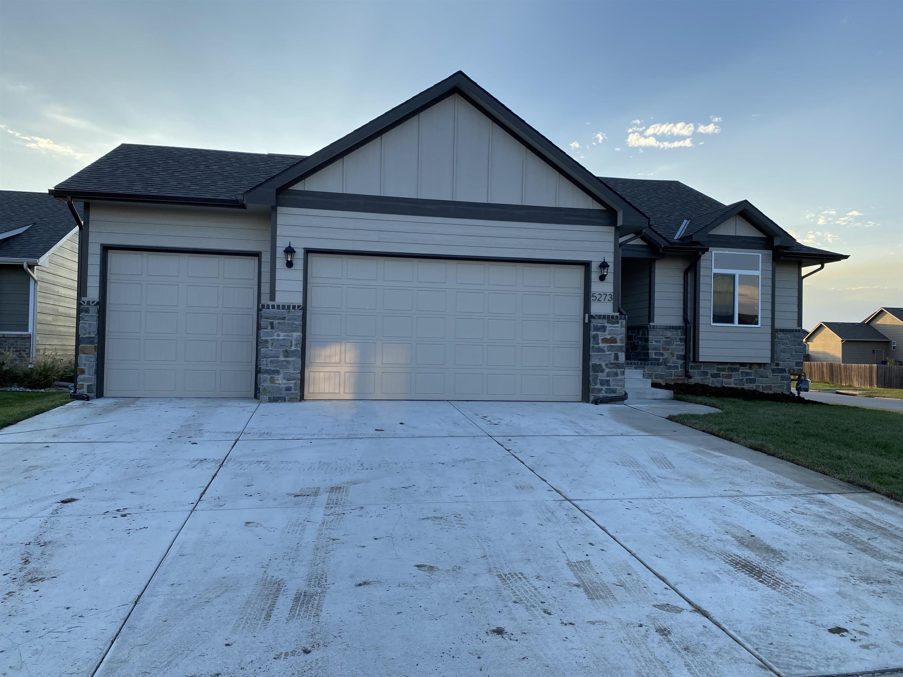 Photo of 5273 N Pebblecreek St in Bel Aire, KS