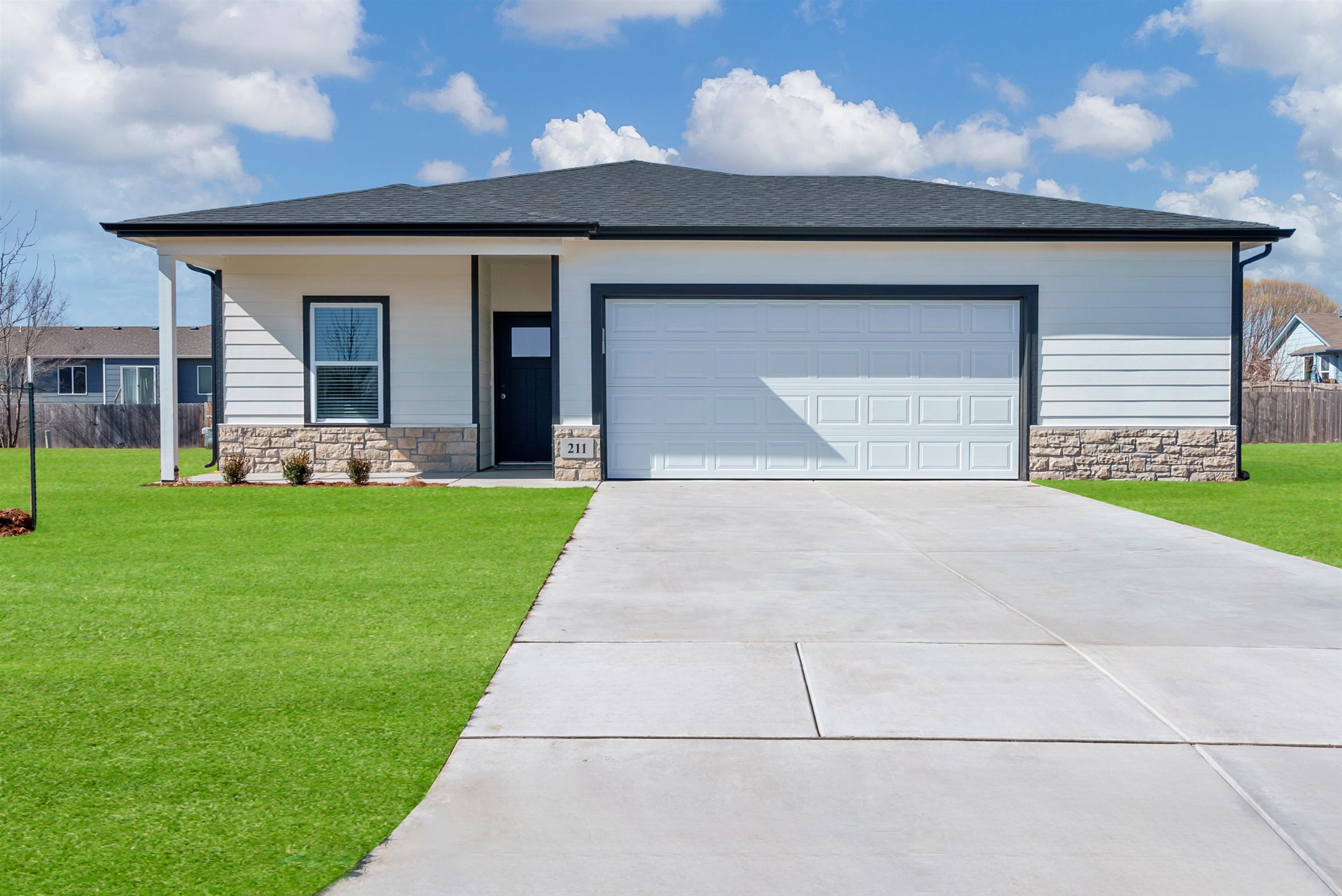 Photo of 211 S Gatewood St in Valley Center, KS