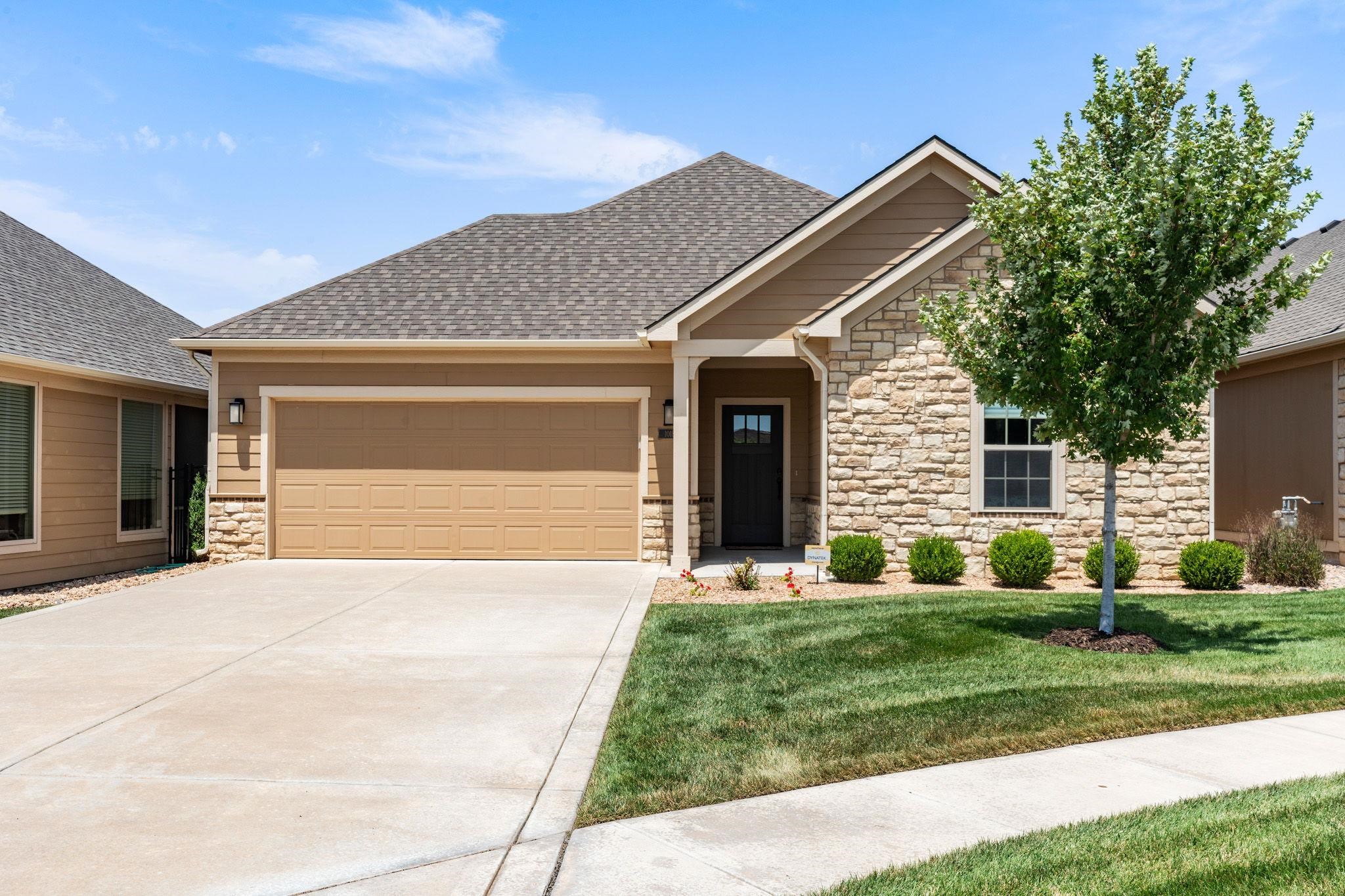 Photo of 1018 E Cross Creek Pl in Derby, KS