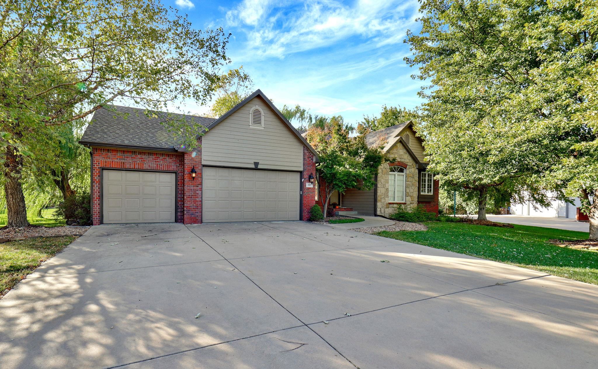 Photo of 205 Sienna Ct in Rose Hill, KS