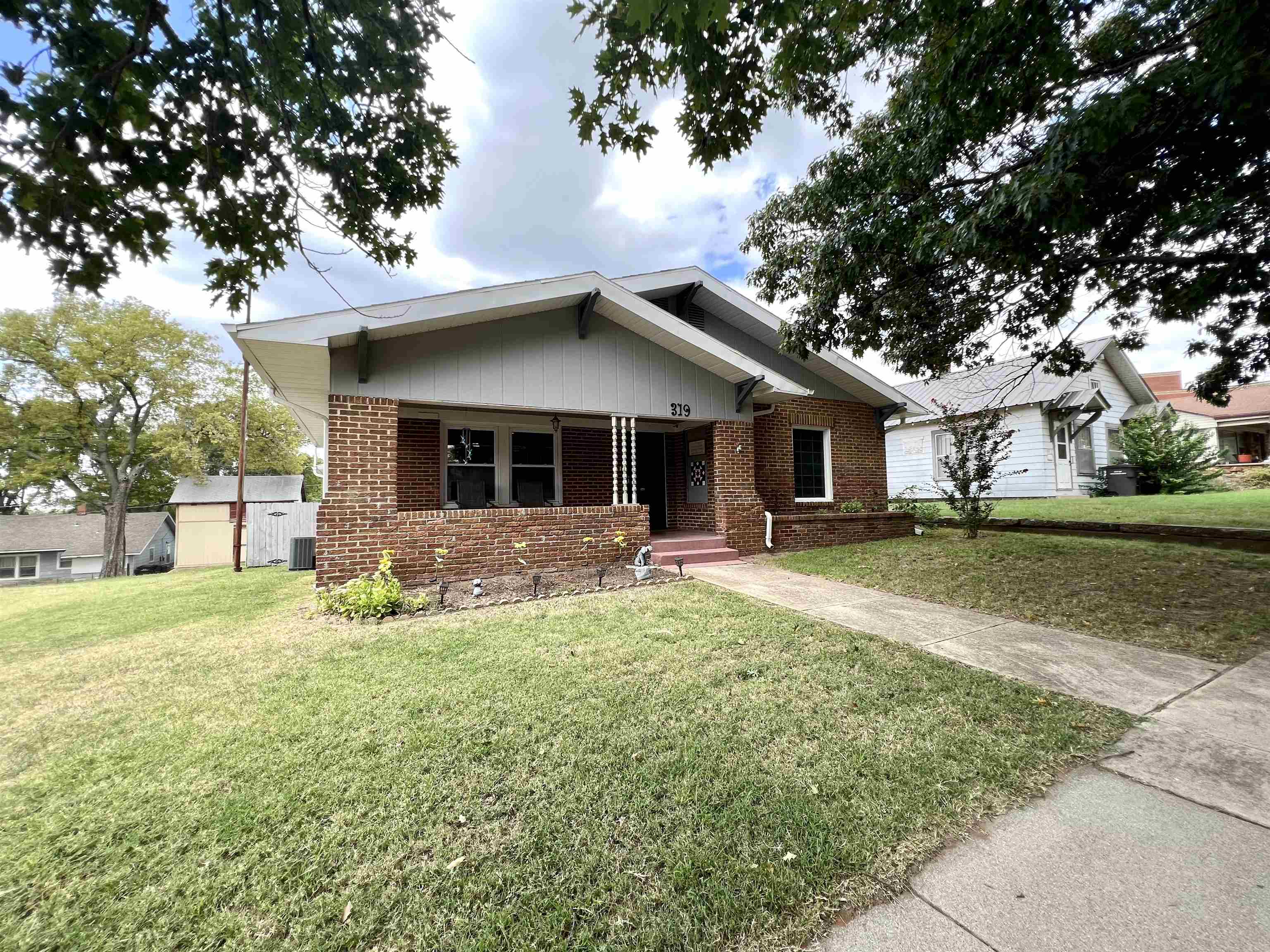 Photo of 319 S 2nd in Arkansas City, KS