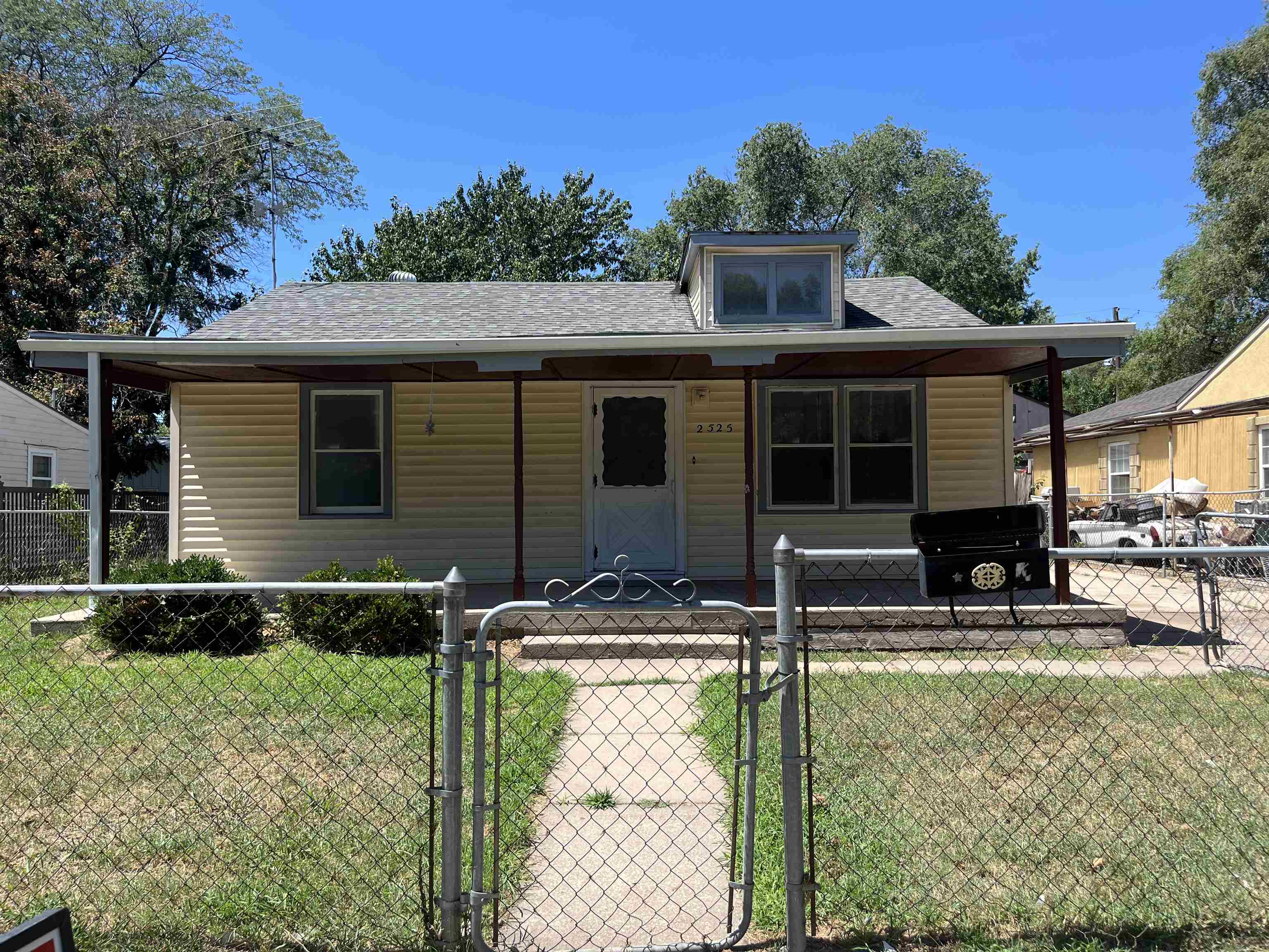 Photo of 2525 N Salina in Wichita, KS