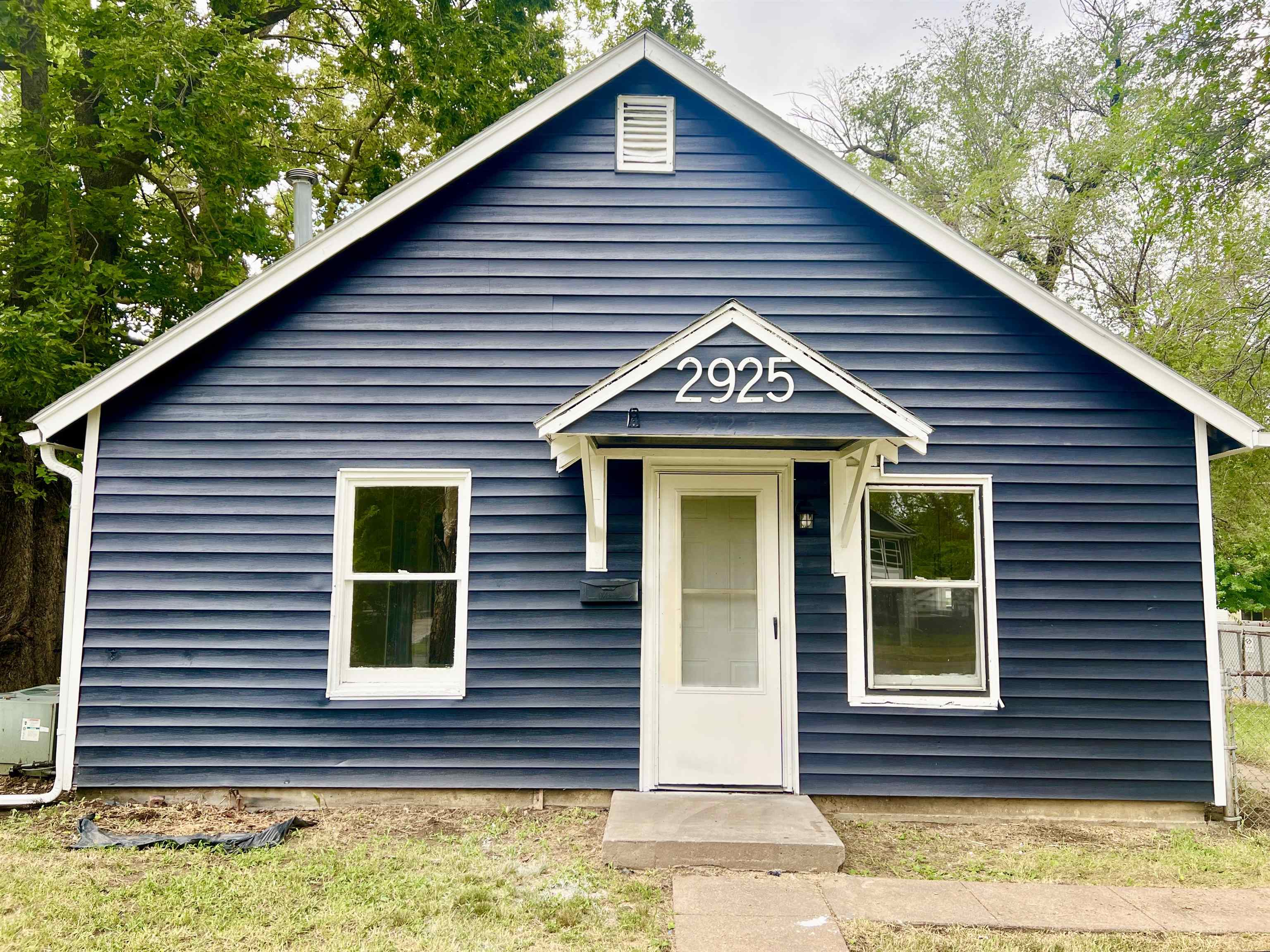 Photo of 2925 W Maple St in Wichita, KS