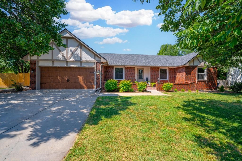 Photo of 2631 N Rushwood St in Wichita, KS
