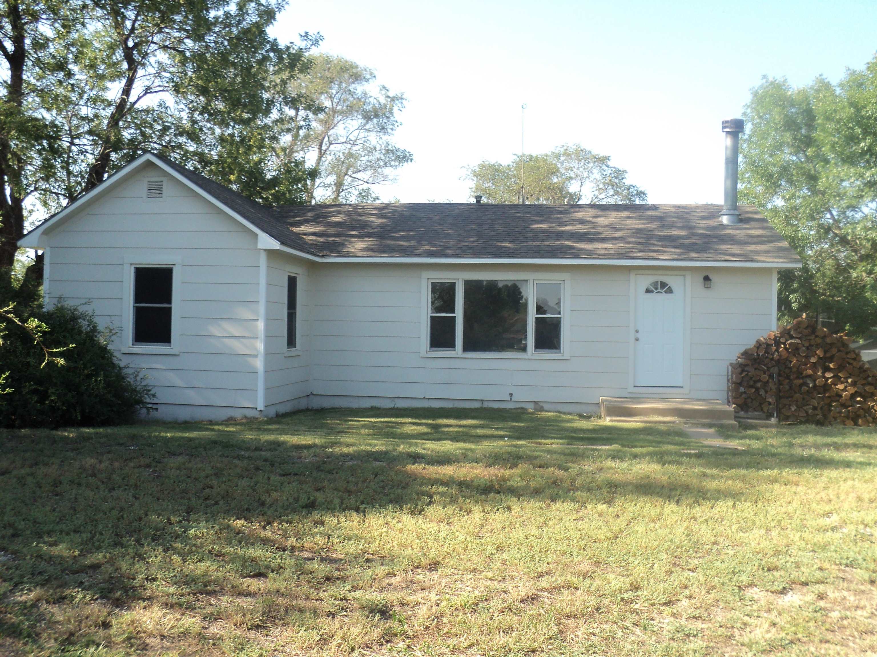 Photo of 220 W Rosewood St in Rose Hill, KS