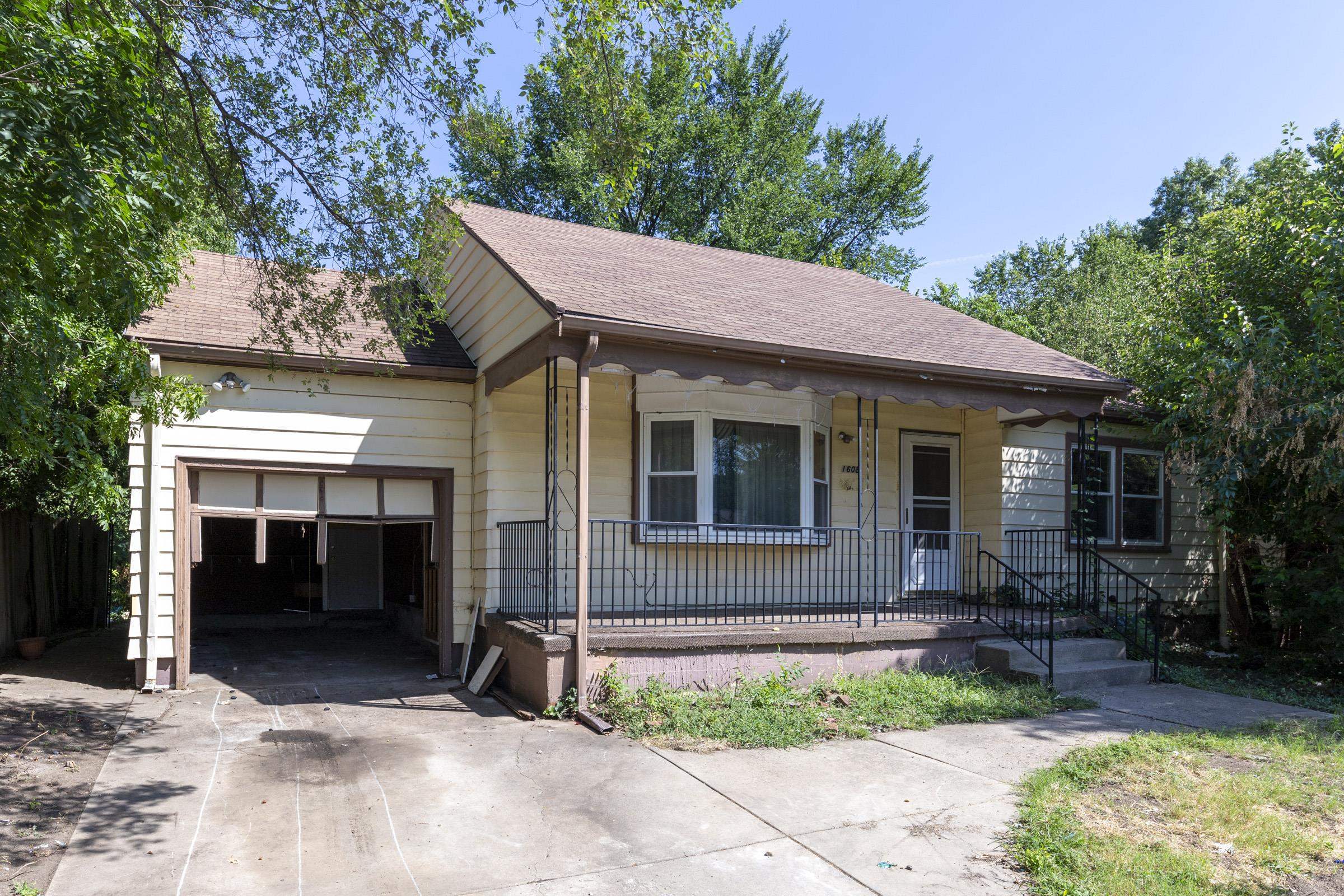 1608 N Northeast Pky