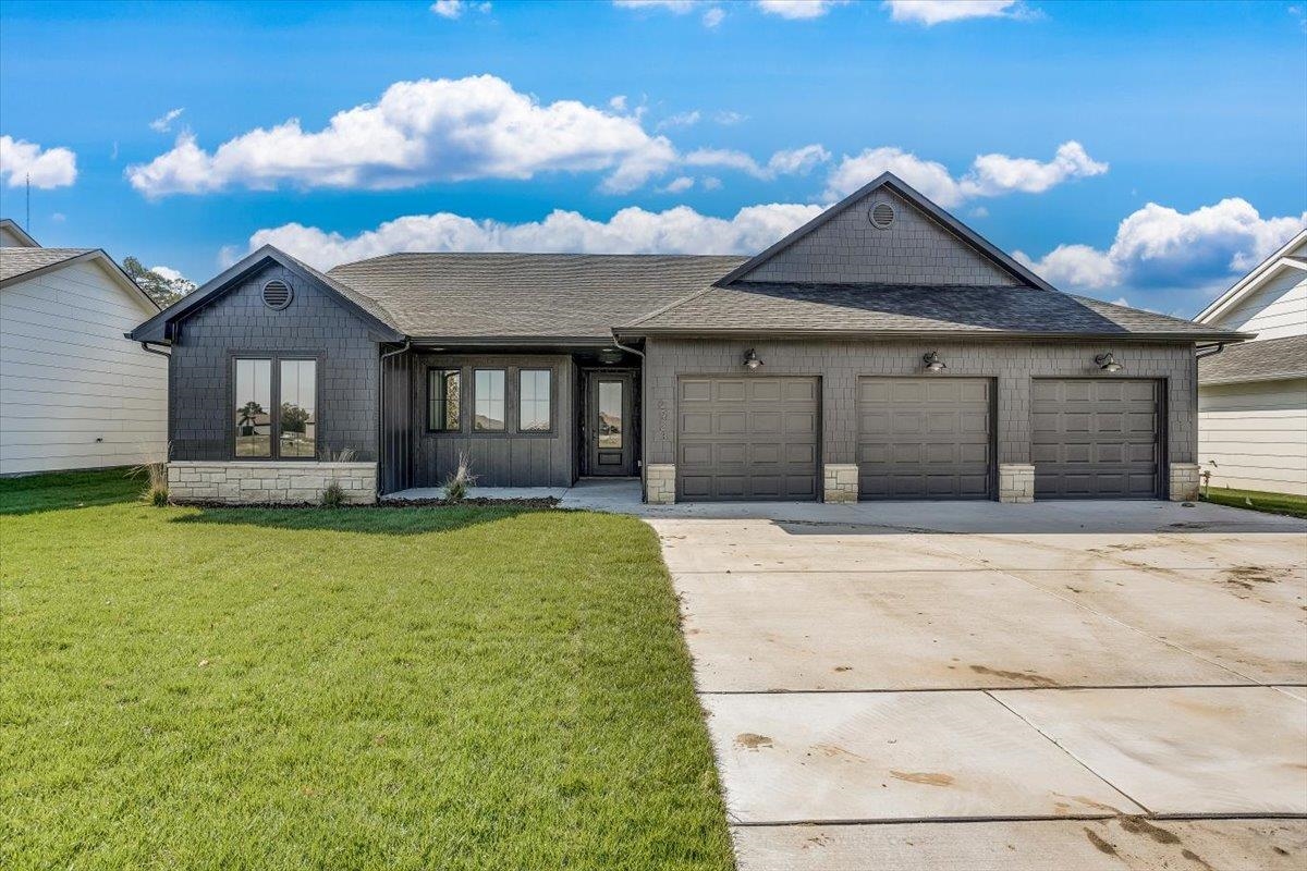 Photo of 2923 E Sunnyslope in Wichita, KS